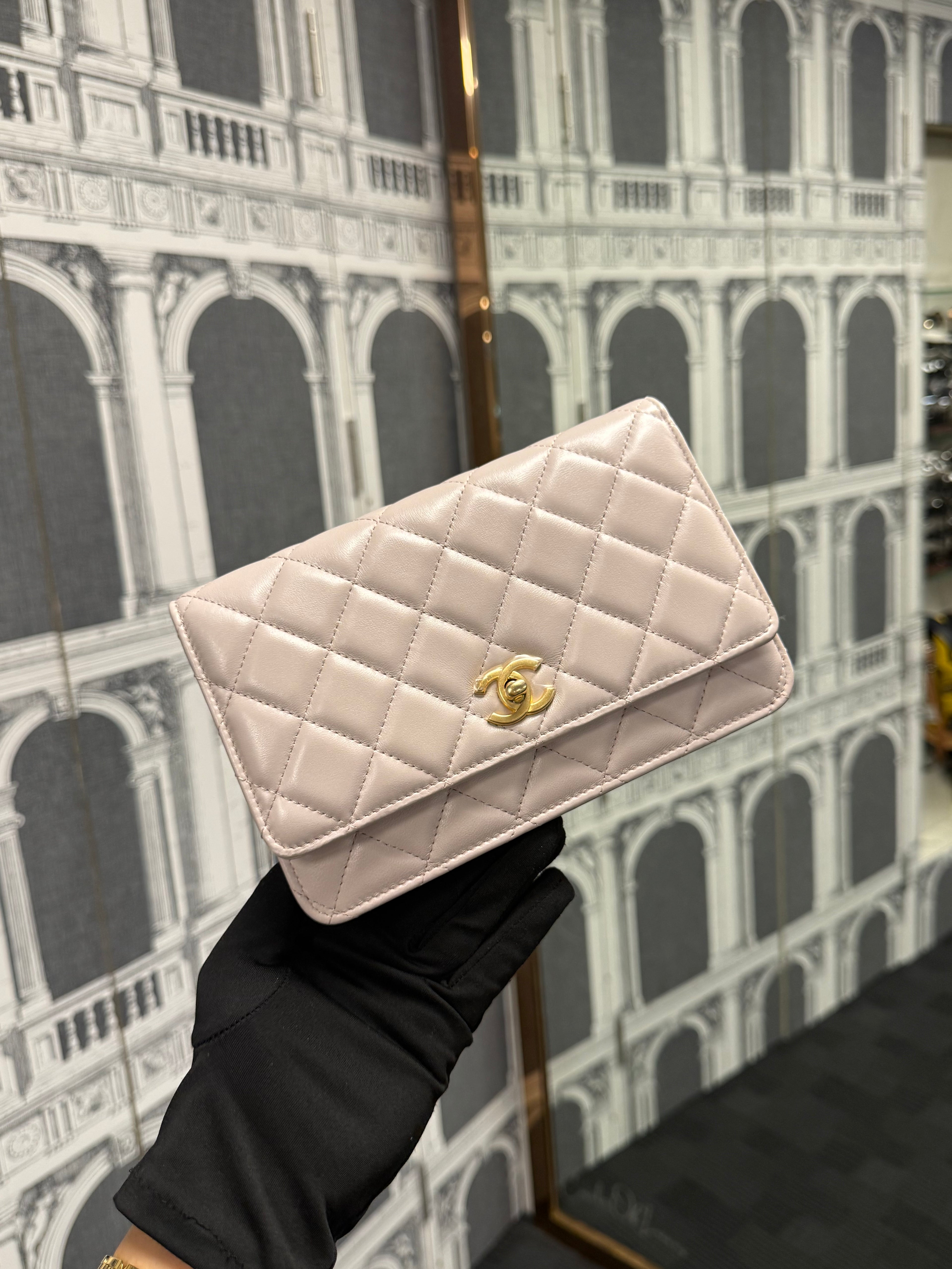 CHANEL WALLET ON CHAIN LILAC LAMBSKIN GBHW