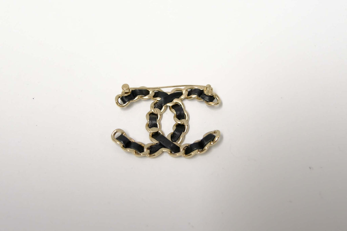 CHANEL CLASSIC LEATHER CHAIN BROOCH