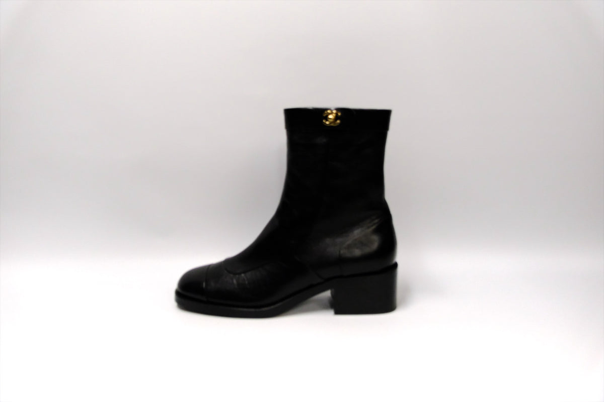 CHANEL BLACK BOOTS LAMBSKIN CC LOGO SIZE 42