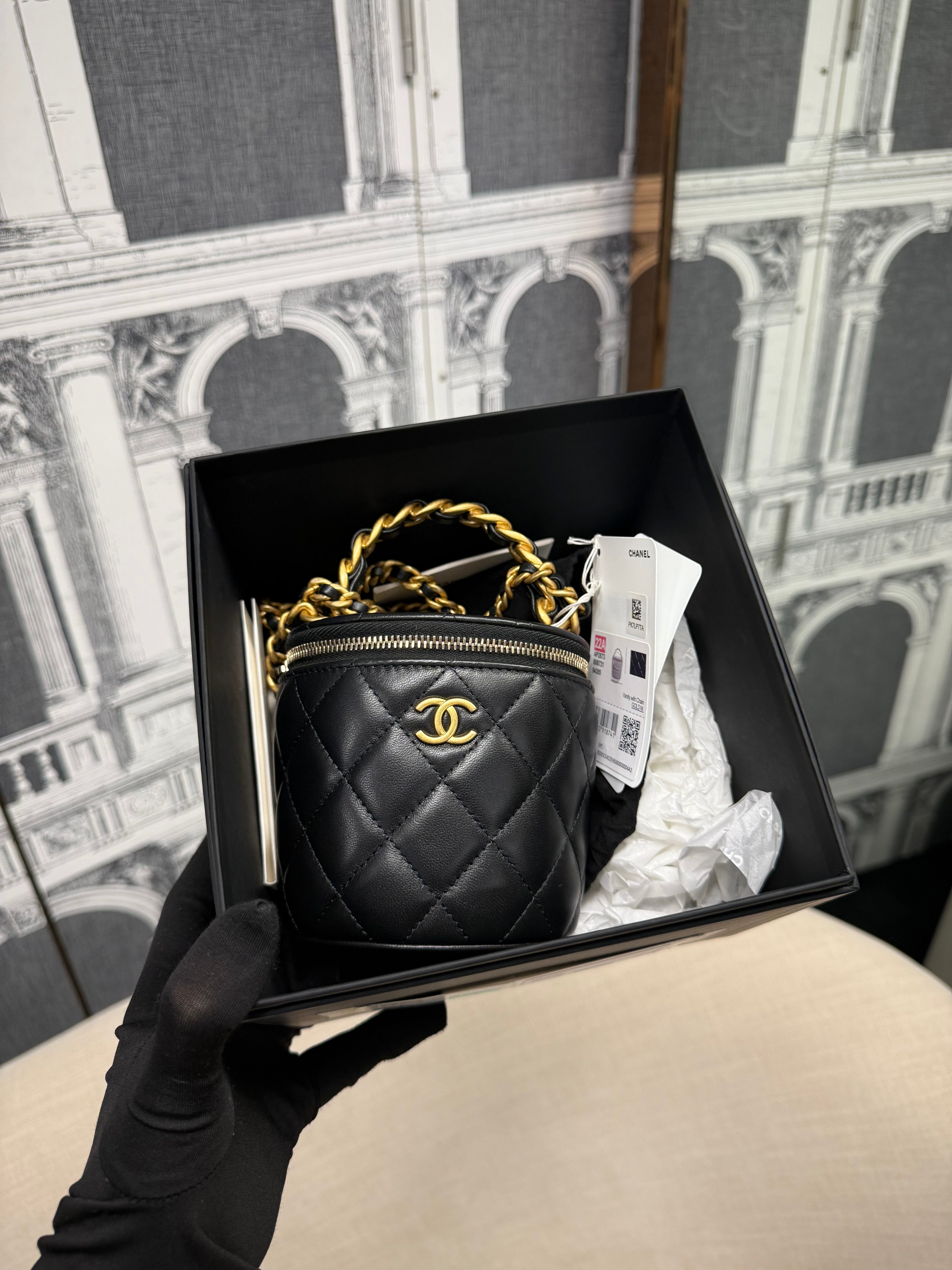CHANEL HANDLE VANITY QUILTED “AFTERNOON TEA TOP” BLACK LAMSKIN GHW
