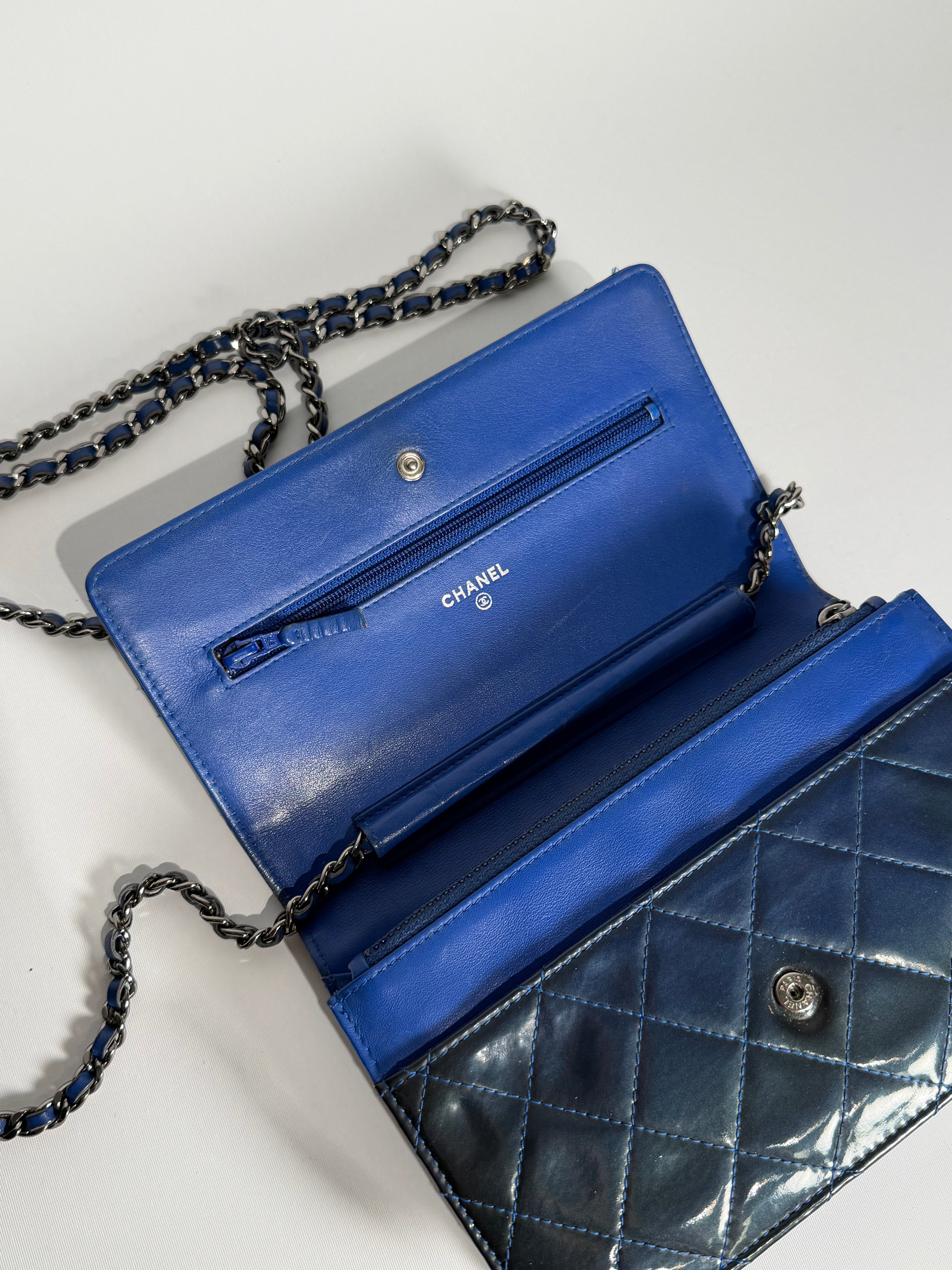 CHANEL WALLET ON CHAIN BLUE /GREEN PATTERN SHW