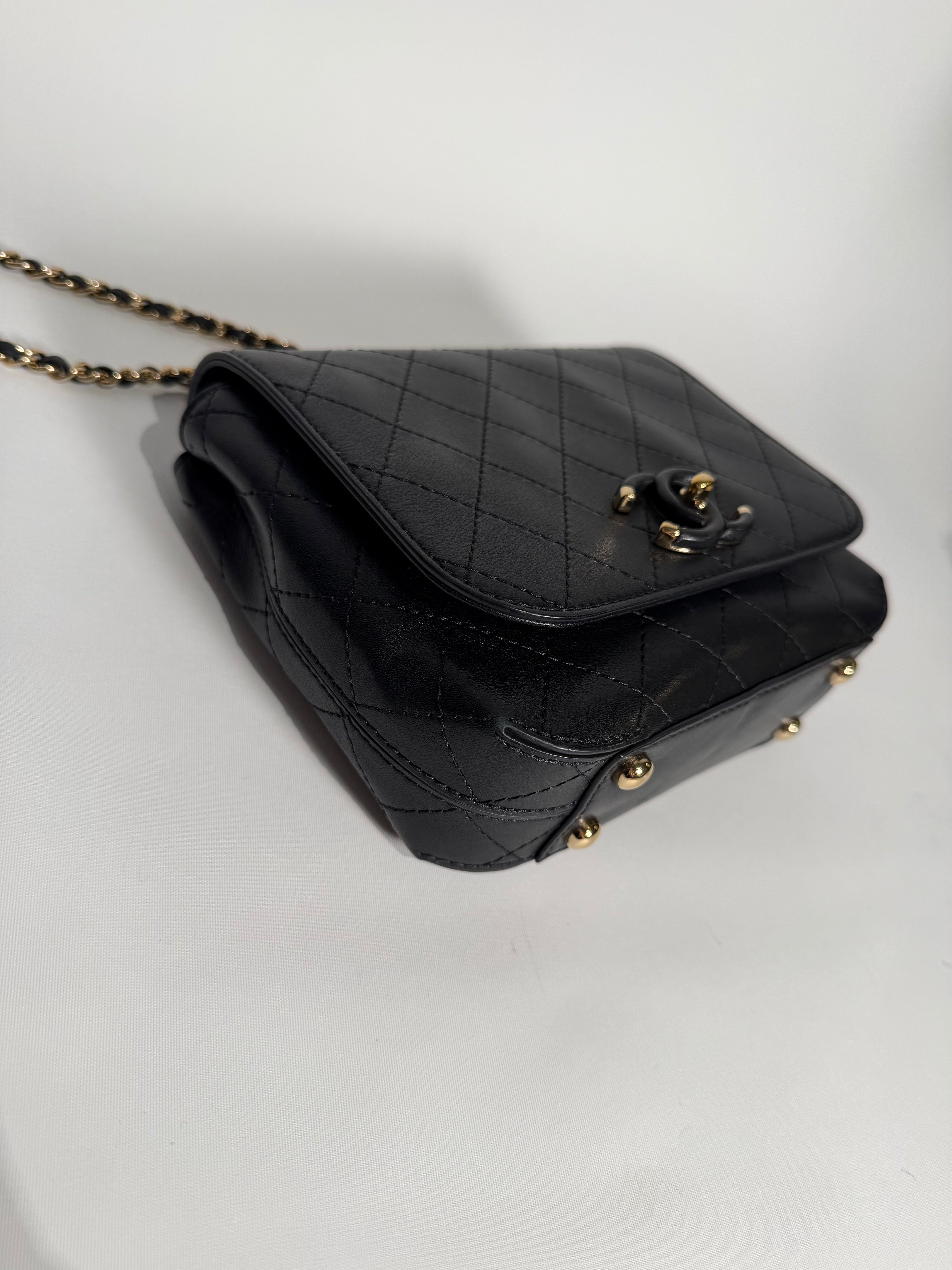 COVERED MATELASSE SMALL FLAP CLOSURE CHAIN CALFSKIN