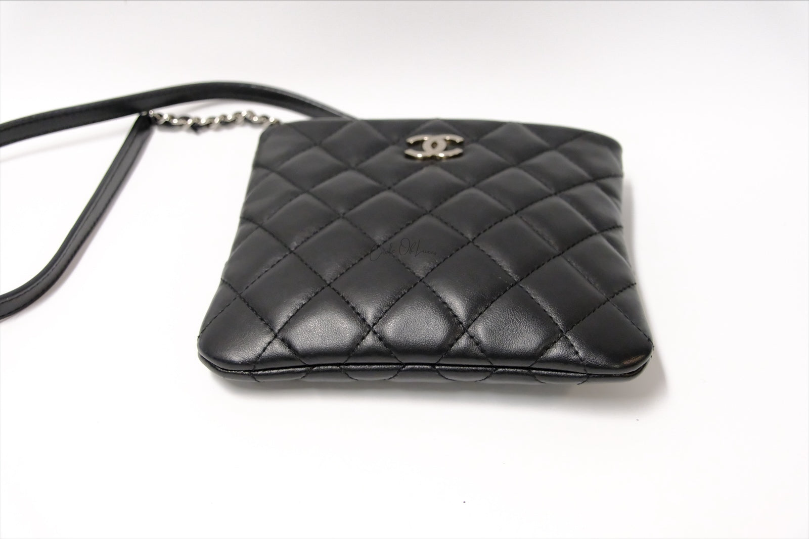 BLACK LAMSKIN SLING BAG SHW