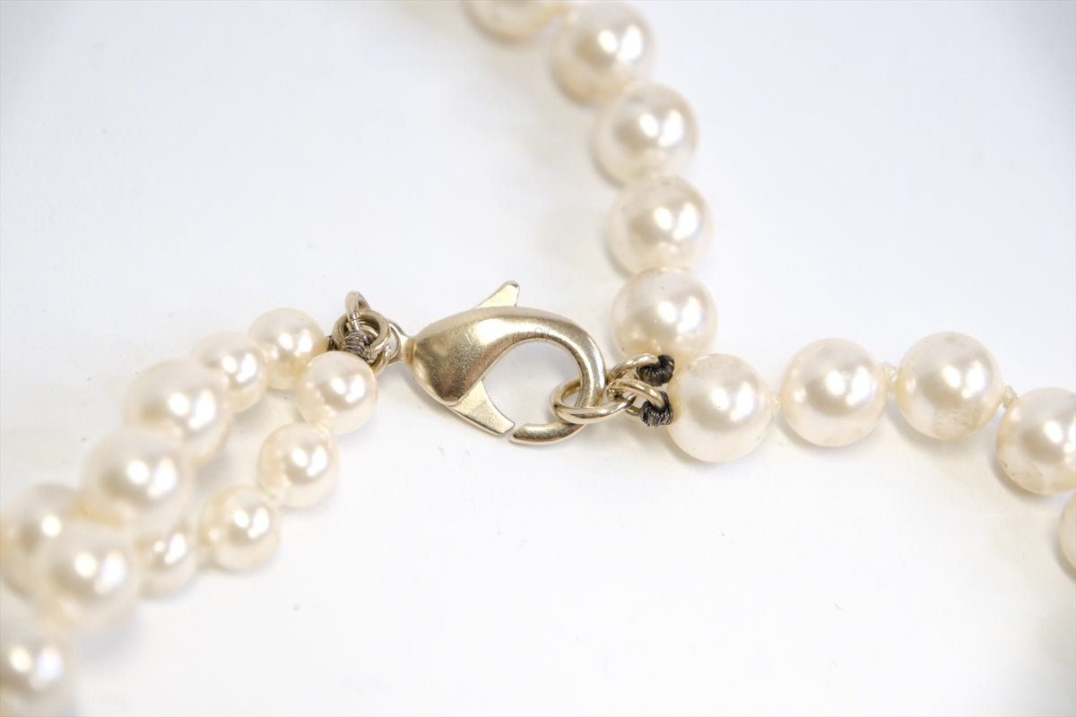 CHANEL CRYSTAL CC FAUX PEARL STRAND CHAIN BELT