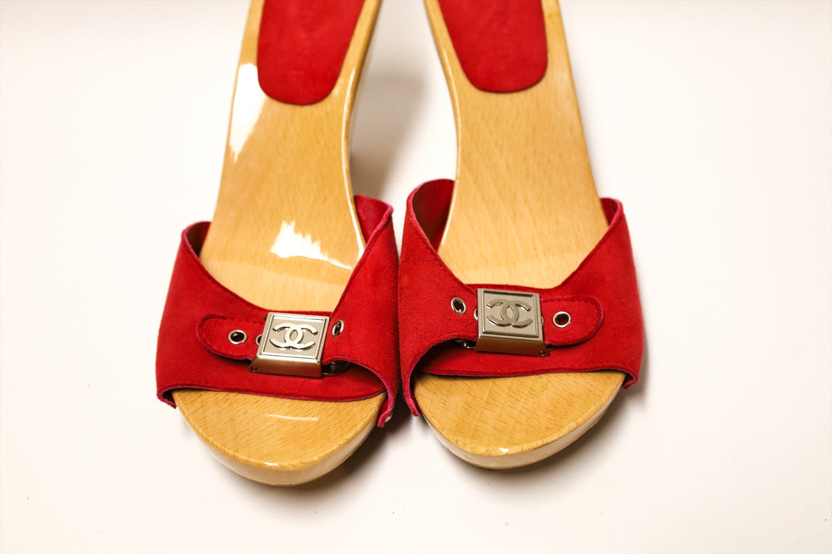 Chanel Vintage CC Buckle Wooden Mule Sandals Red Suede size 39