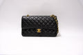 CHANEL MEDIUM CAVIAR CLASSIC FLAP BLACK GHW