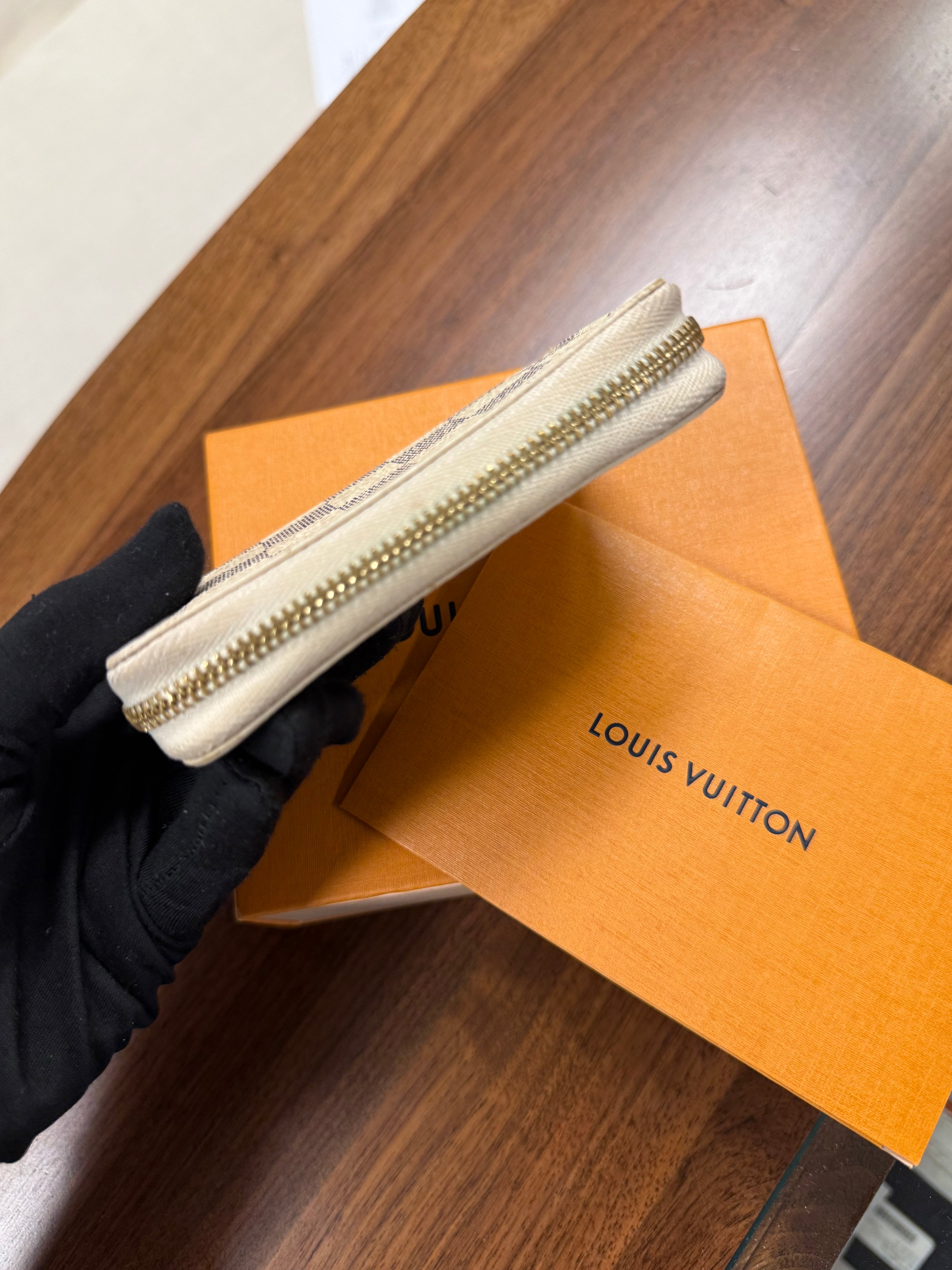 LOUIS VUITTON ZIPPY COIN PURSE DAMIER AZUR