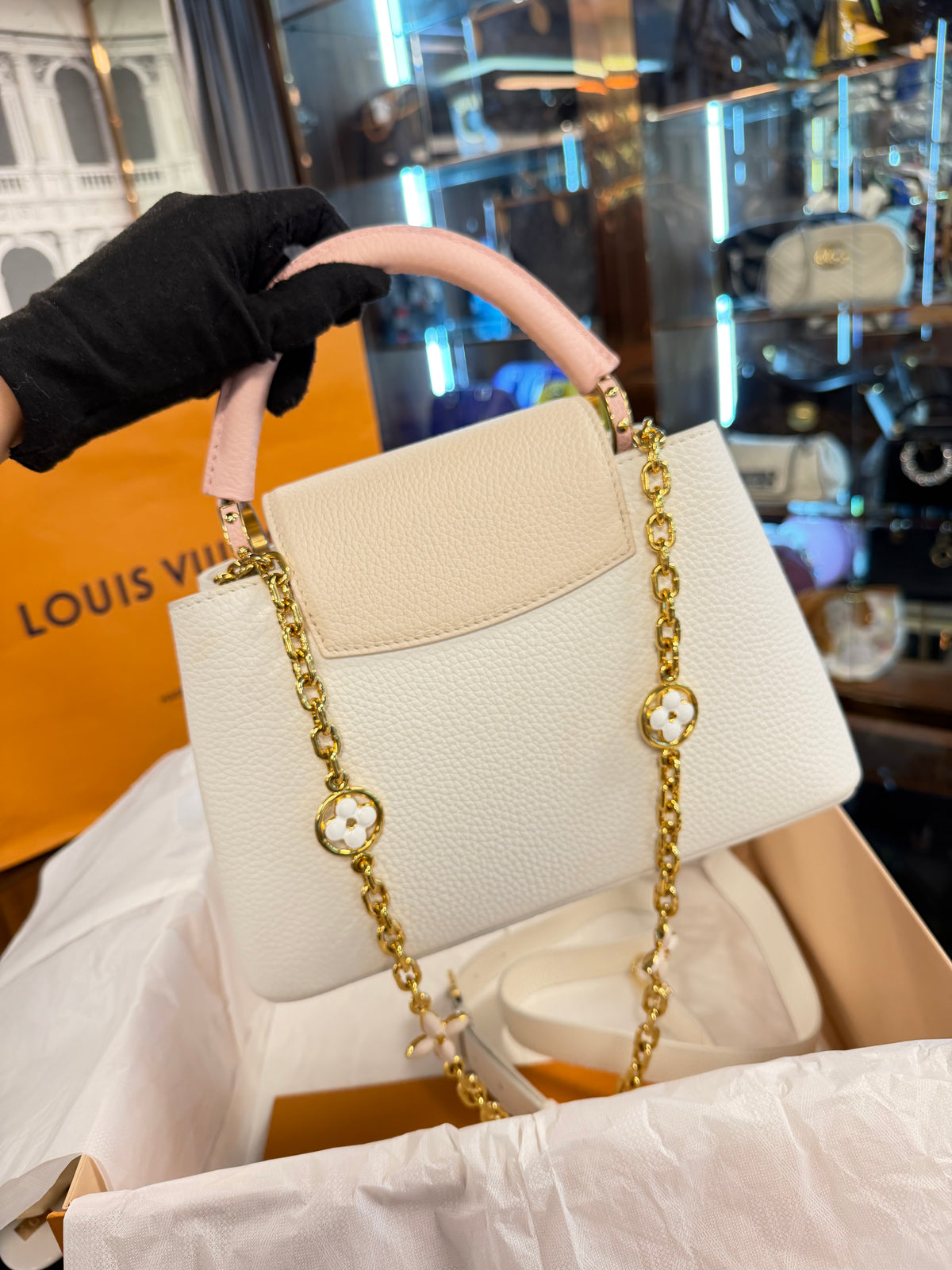 LOUIS VUITTON CAPUCINES  BB