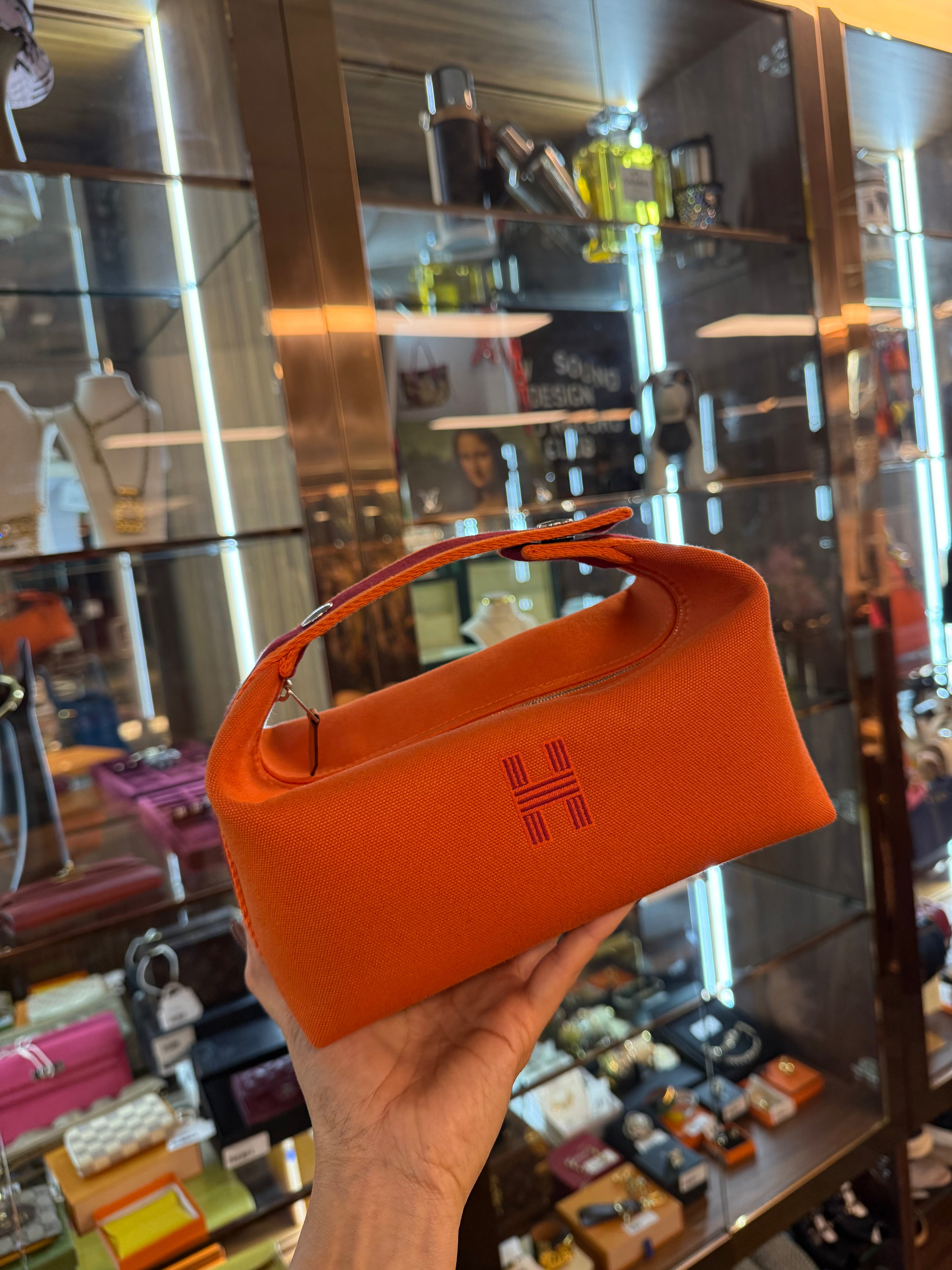 Bride-a-Brac case, large model