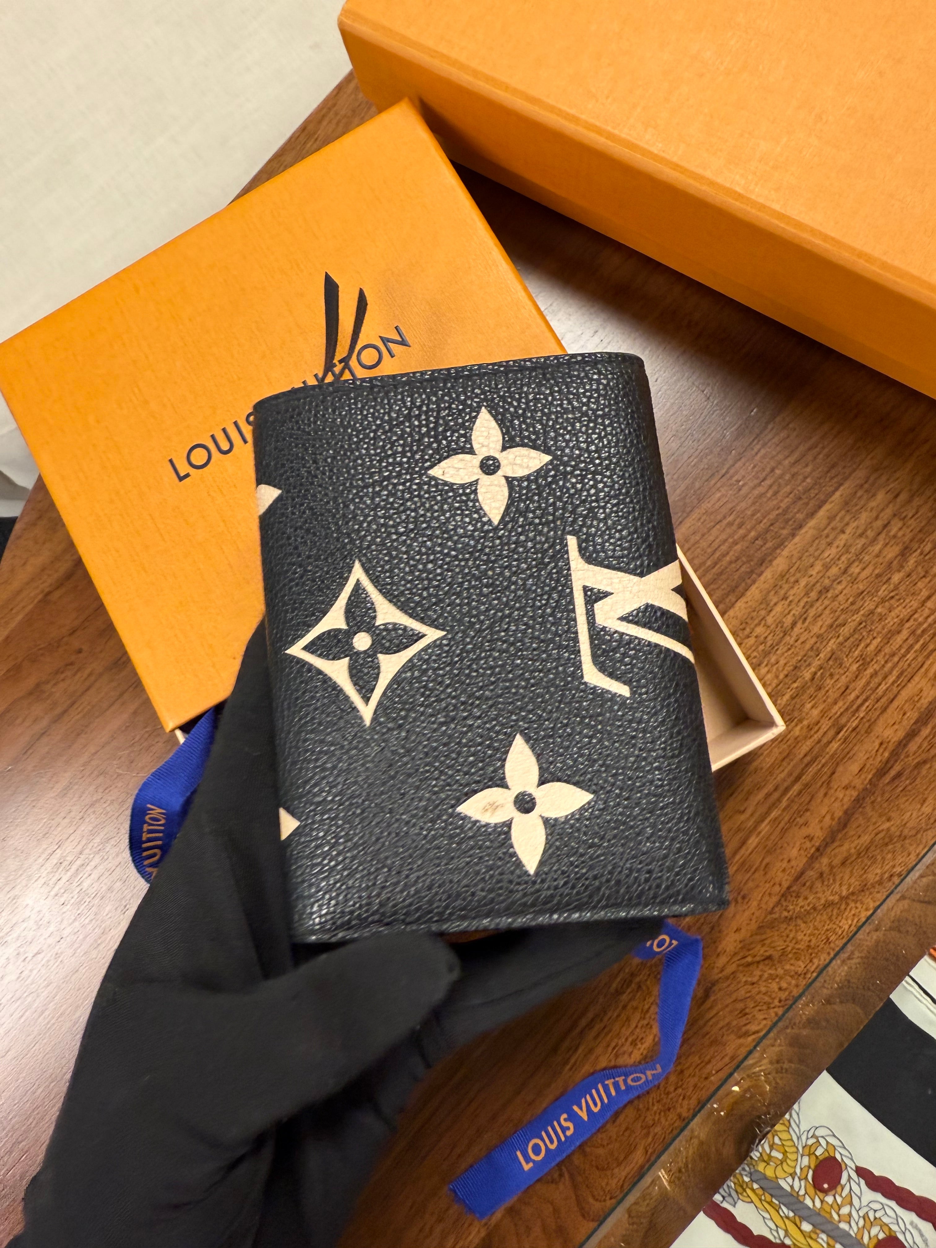 LOUIS VUITTON VICTORINE WALLET BICOLOR