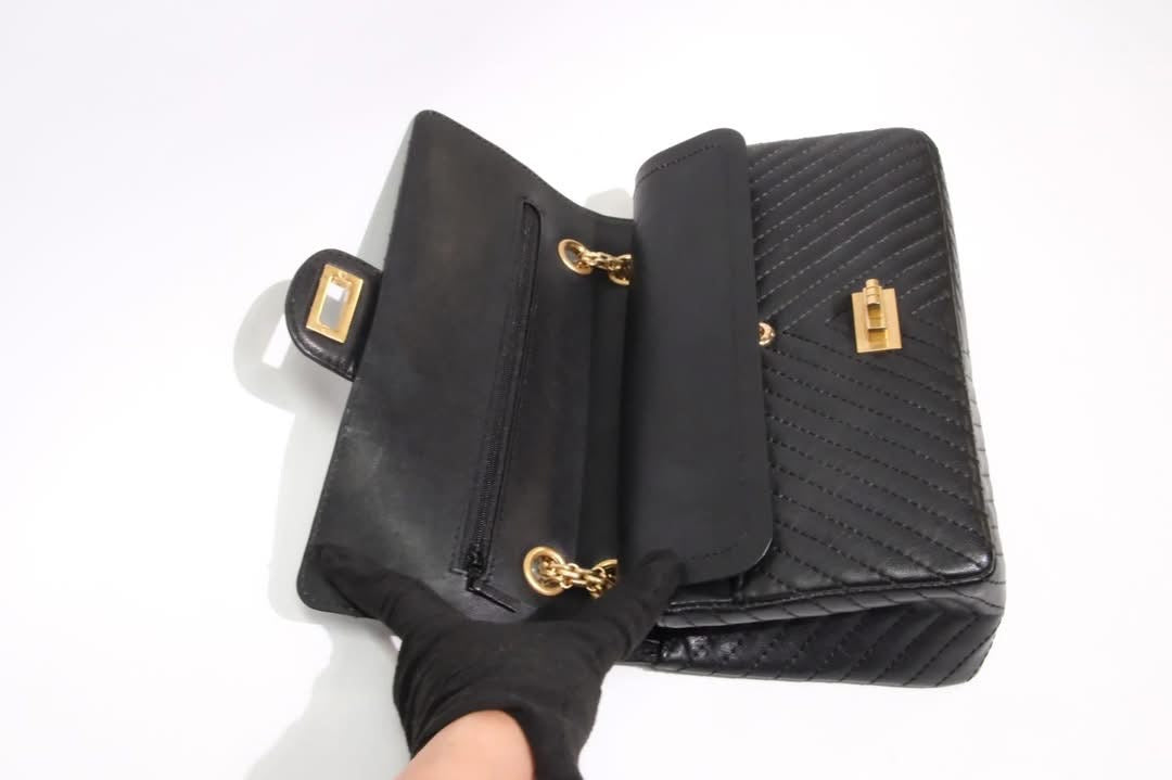 CHANEL REISSUE 2.55 CHEVRON SHEEP SKIN AGED GHW
