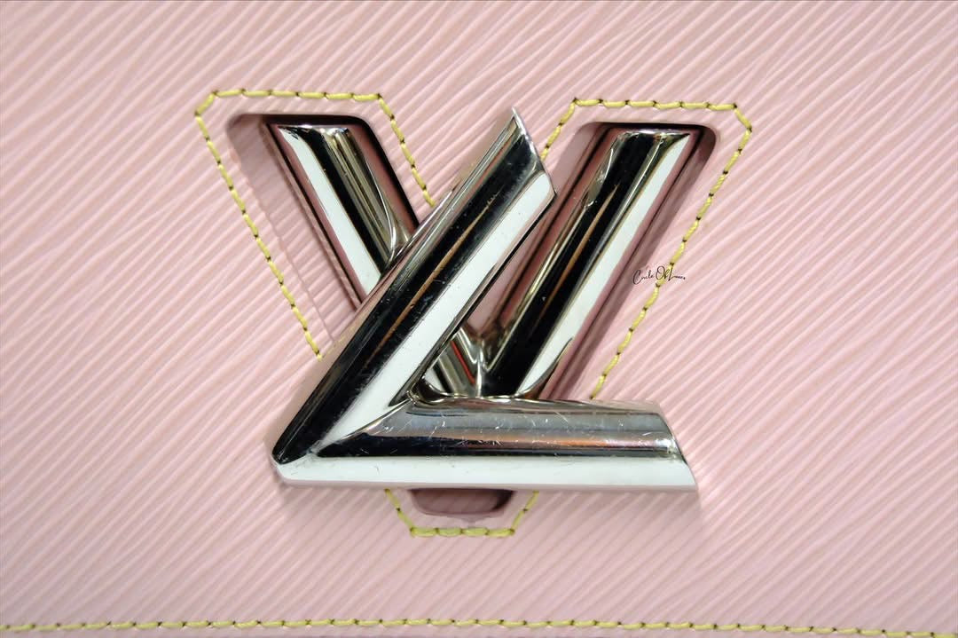 LOUIS VUITTON  TWIST PINK EPI MM SHW