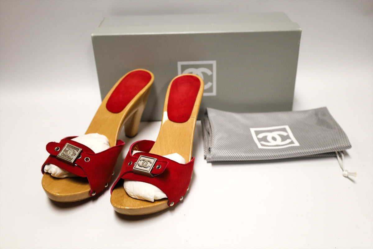 Chanel Vintage CC Buckle Wooden Mule Sandals Red Suede size 39
