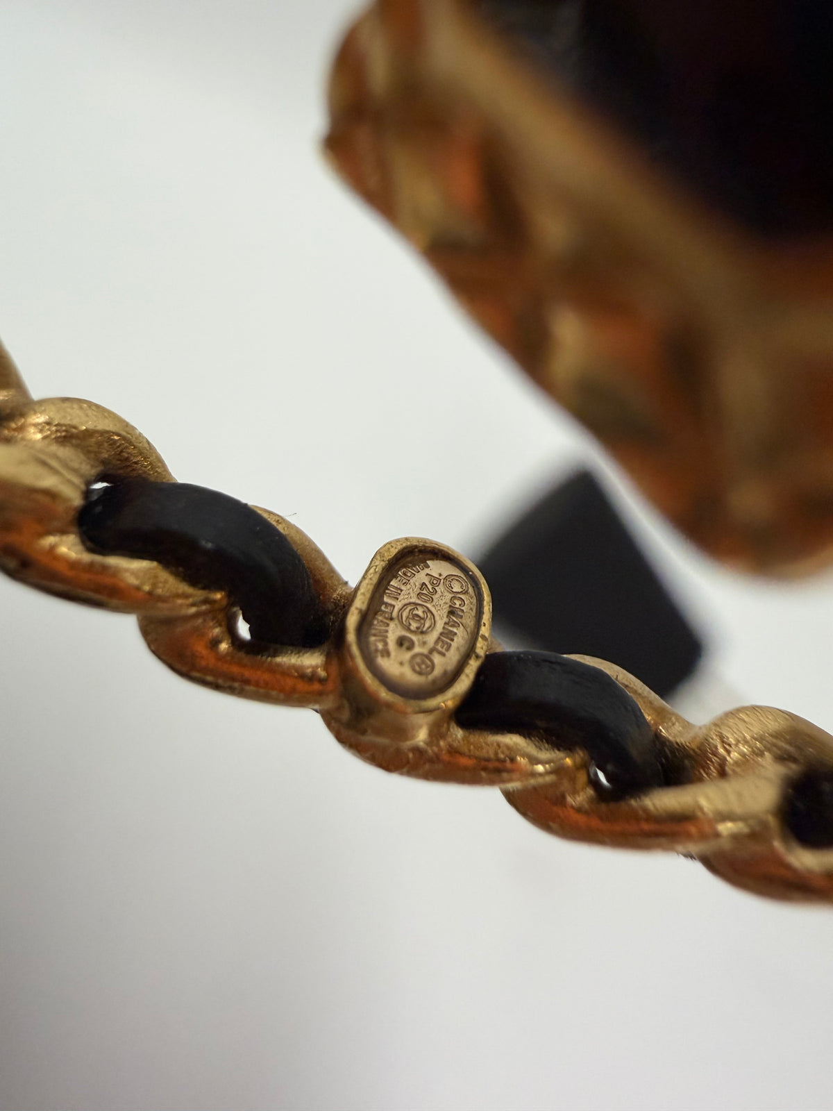 CHANEL 20P HOOPS EARRING GOLD TONE
