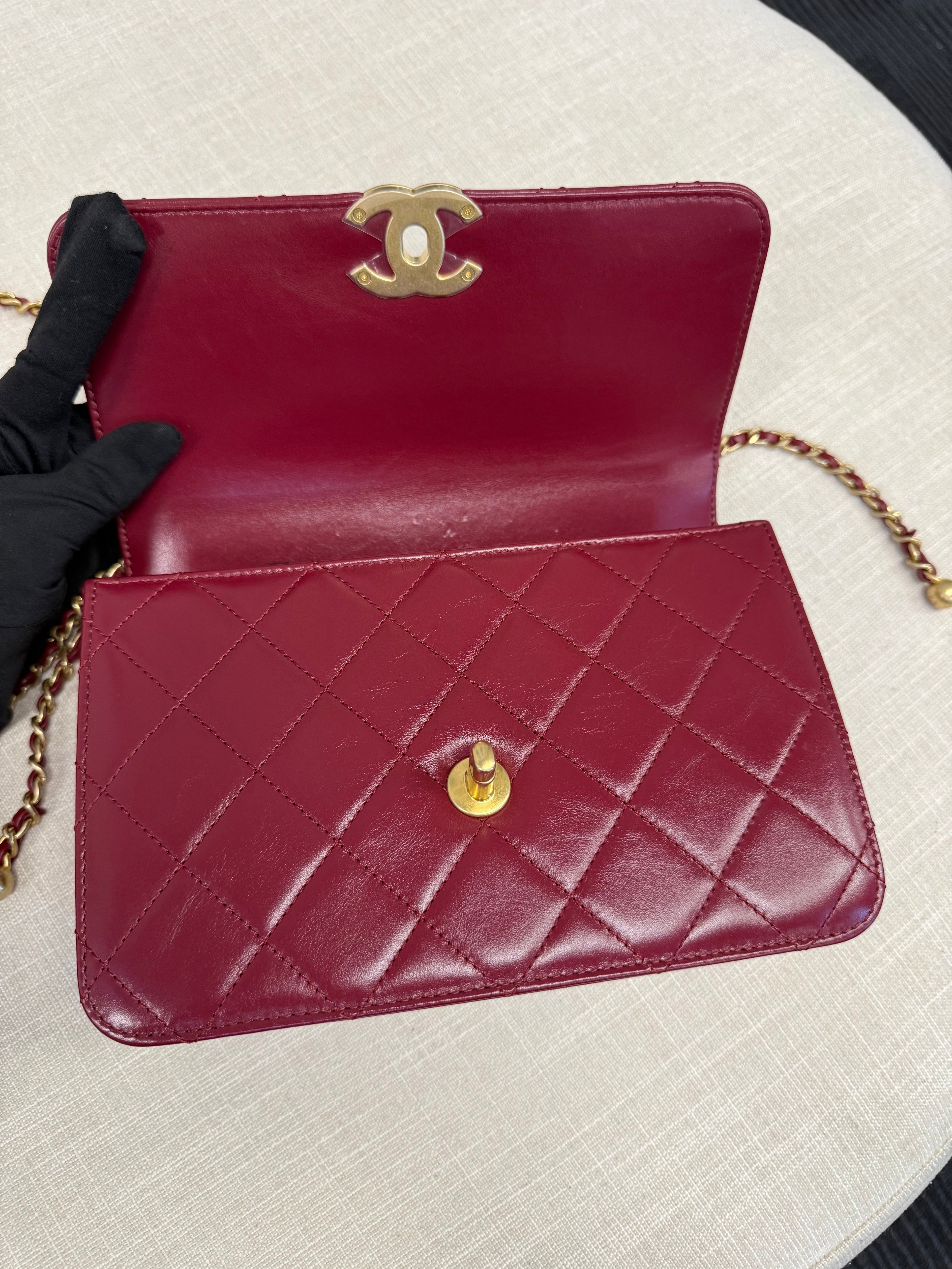 CHANEL 21A MEDIUM GOLD CRUSH FLAP BAG CALFSKIN BURGUNDY GHW 134887426