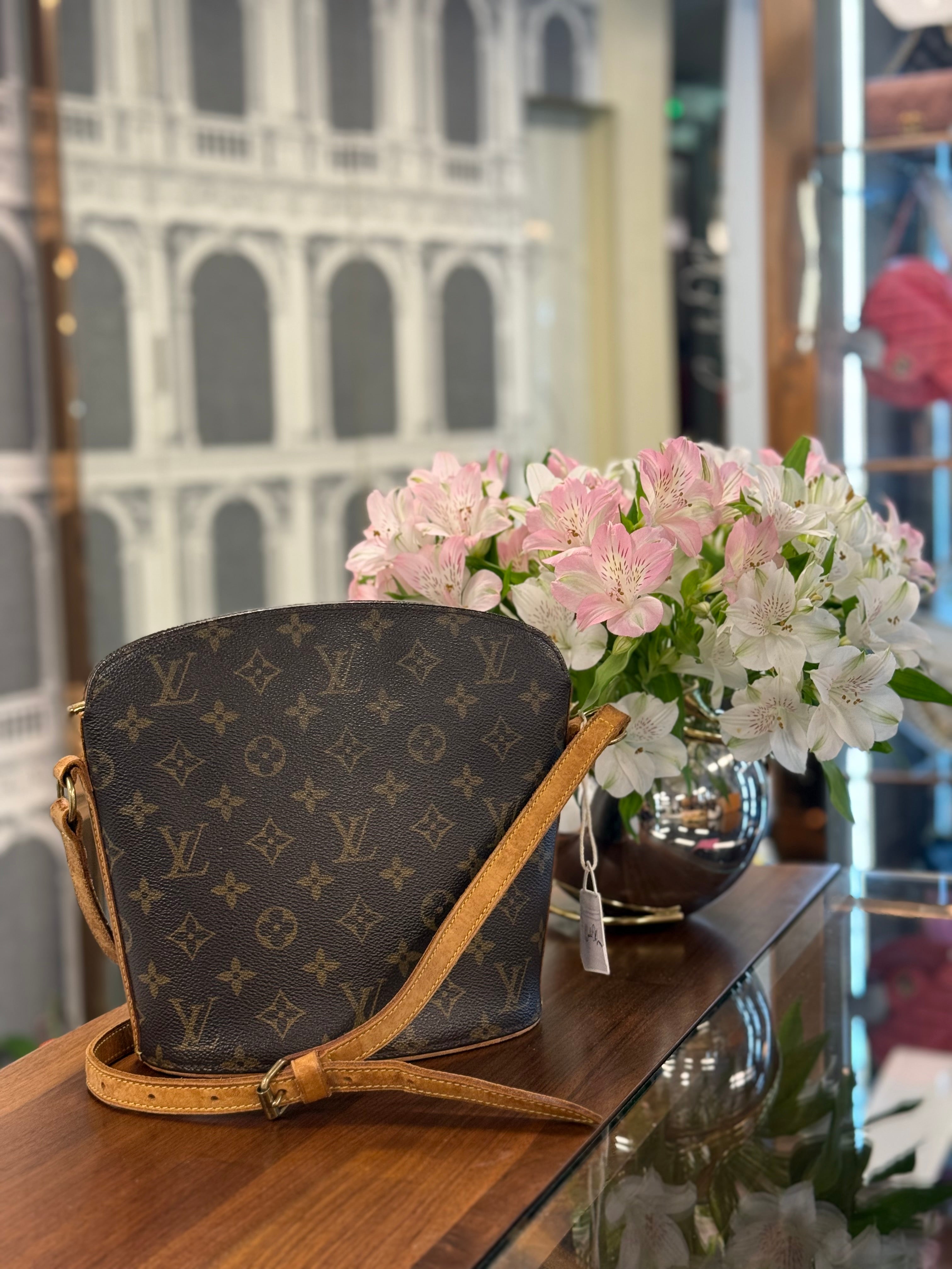LOUIS VUITTON VINTAGE DROUOT MONOGRAM CROSSBODY BAG