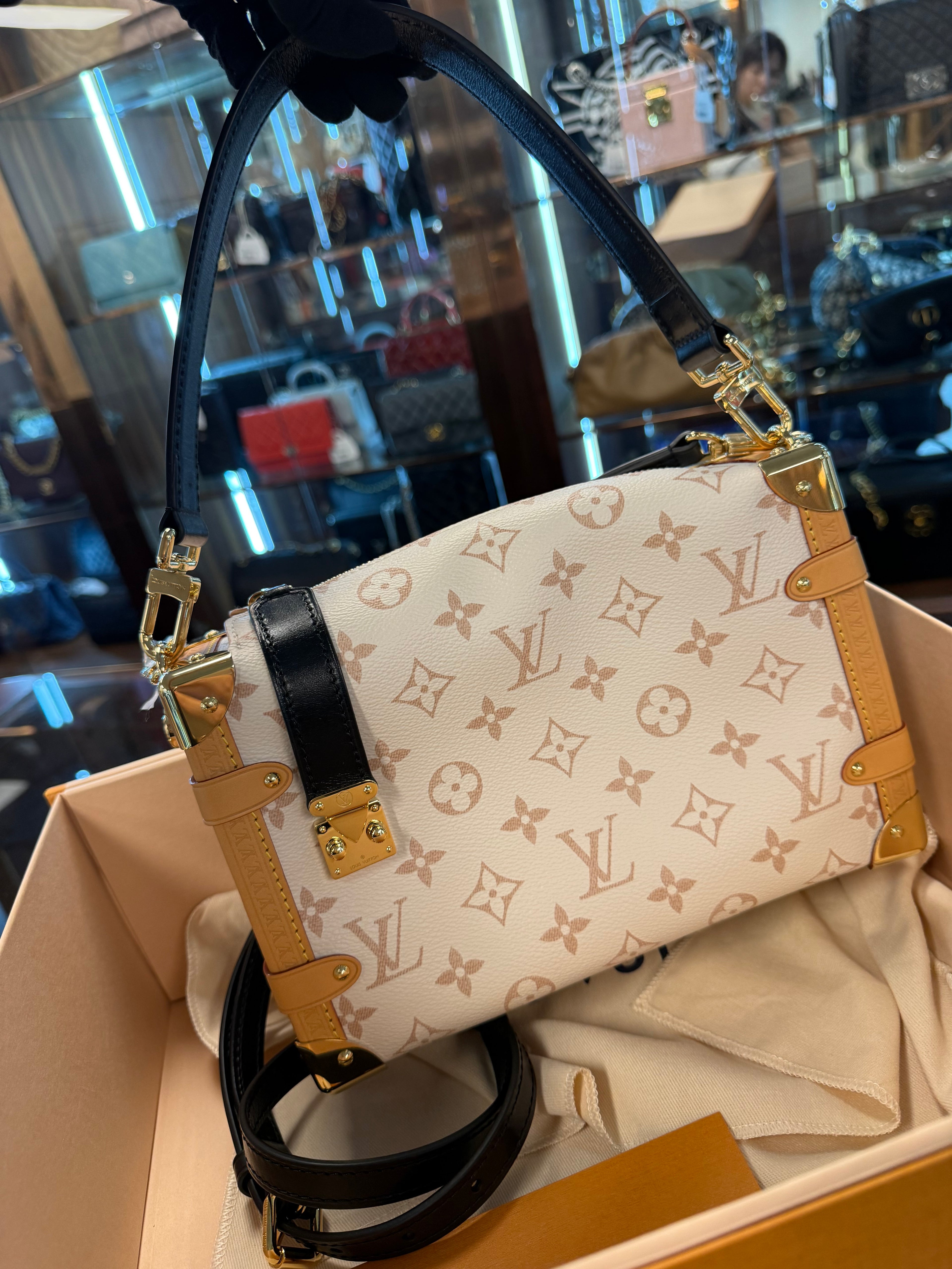 LOUIS VUITTON SIDE TRUNK LIMITED EDITION WHITE CANVAS