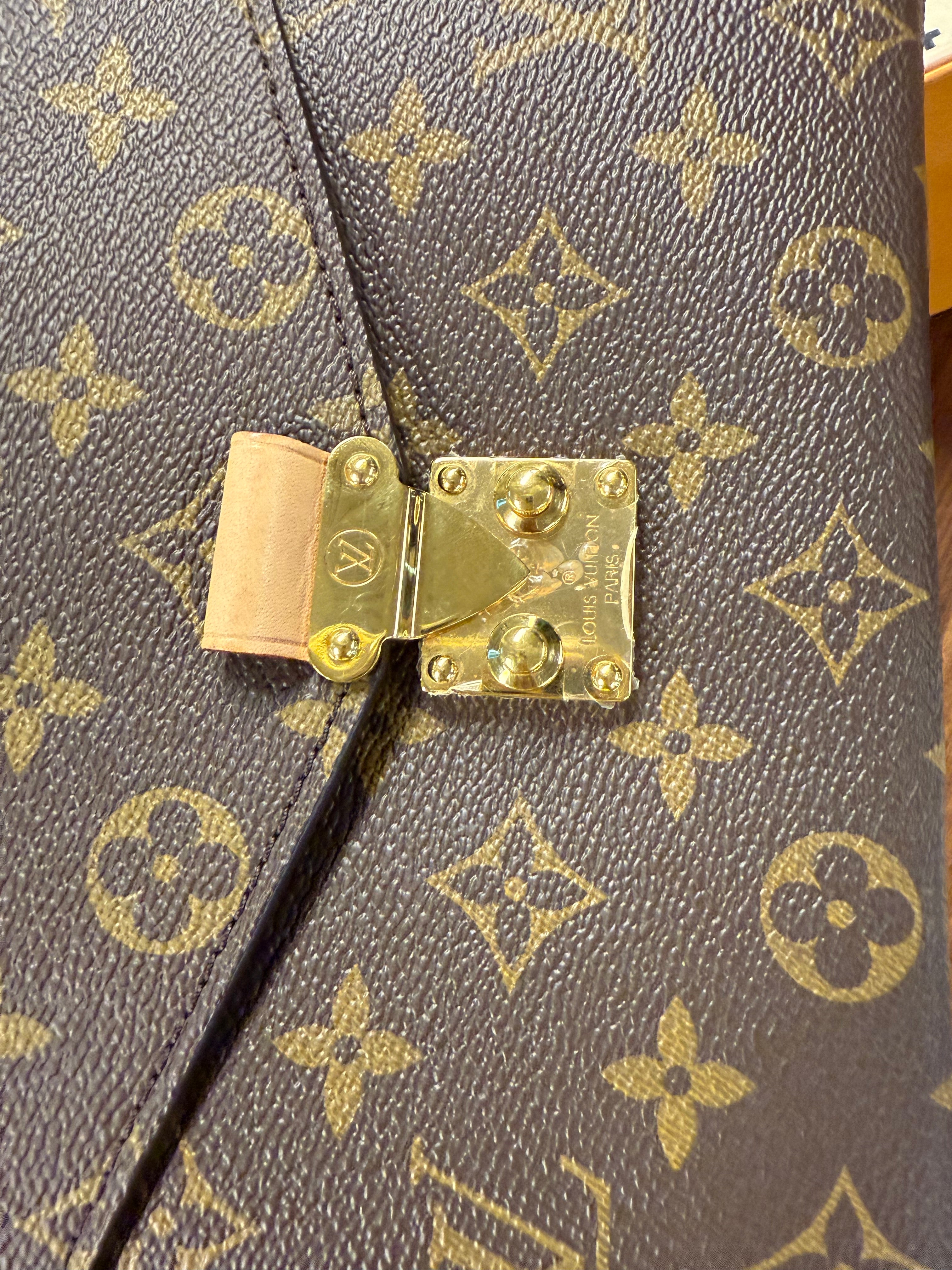 LOUIS VUITTON POCHETTE METIS MONOGRAM