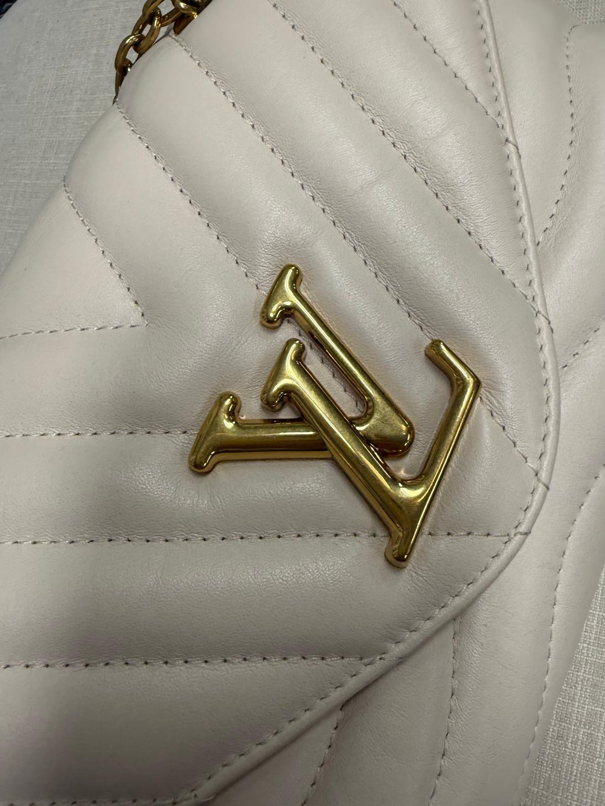 LOUIS VUITTON  NEW WAY MM IVORY CHAIN BAG