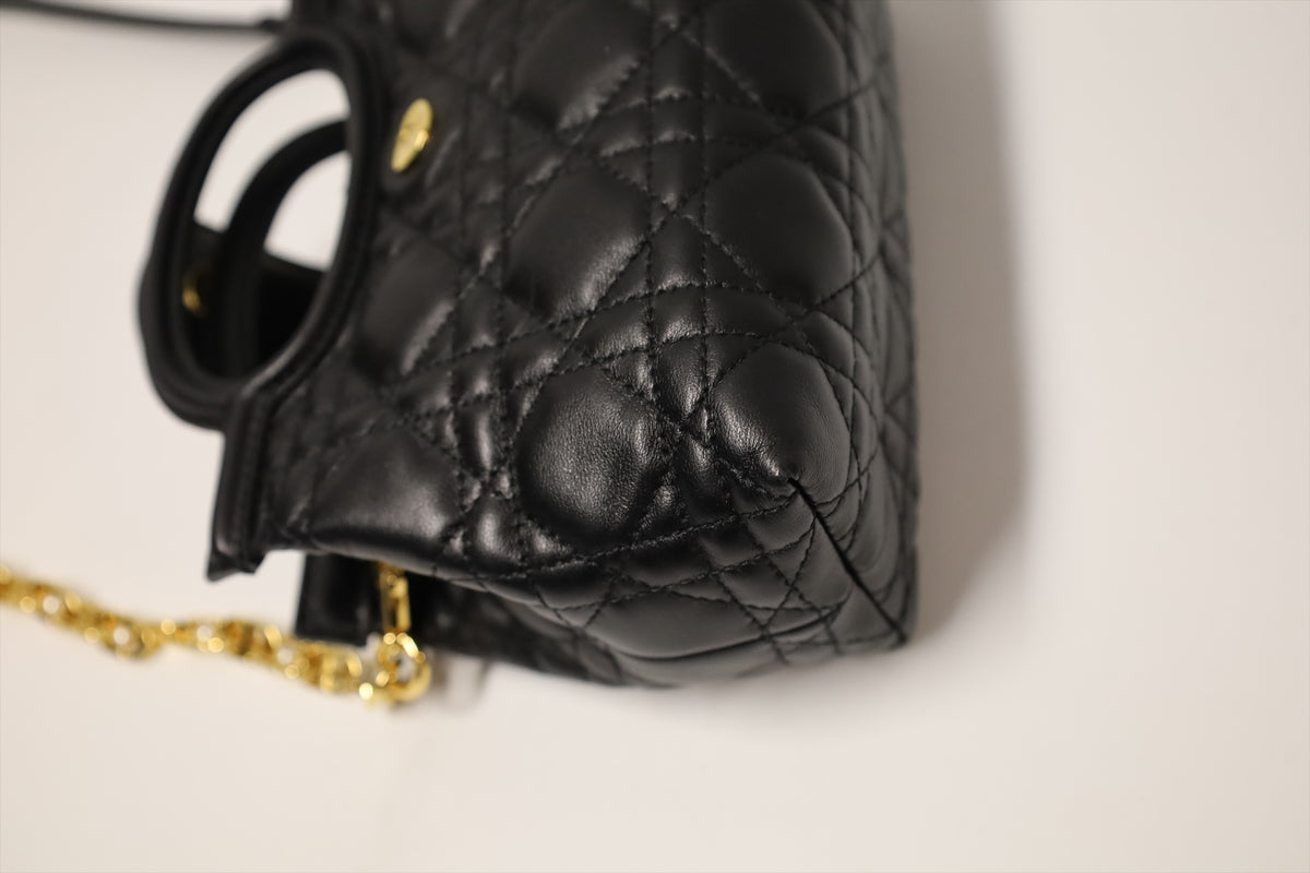 CHRISTIAN DIOR