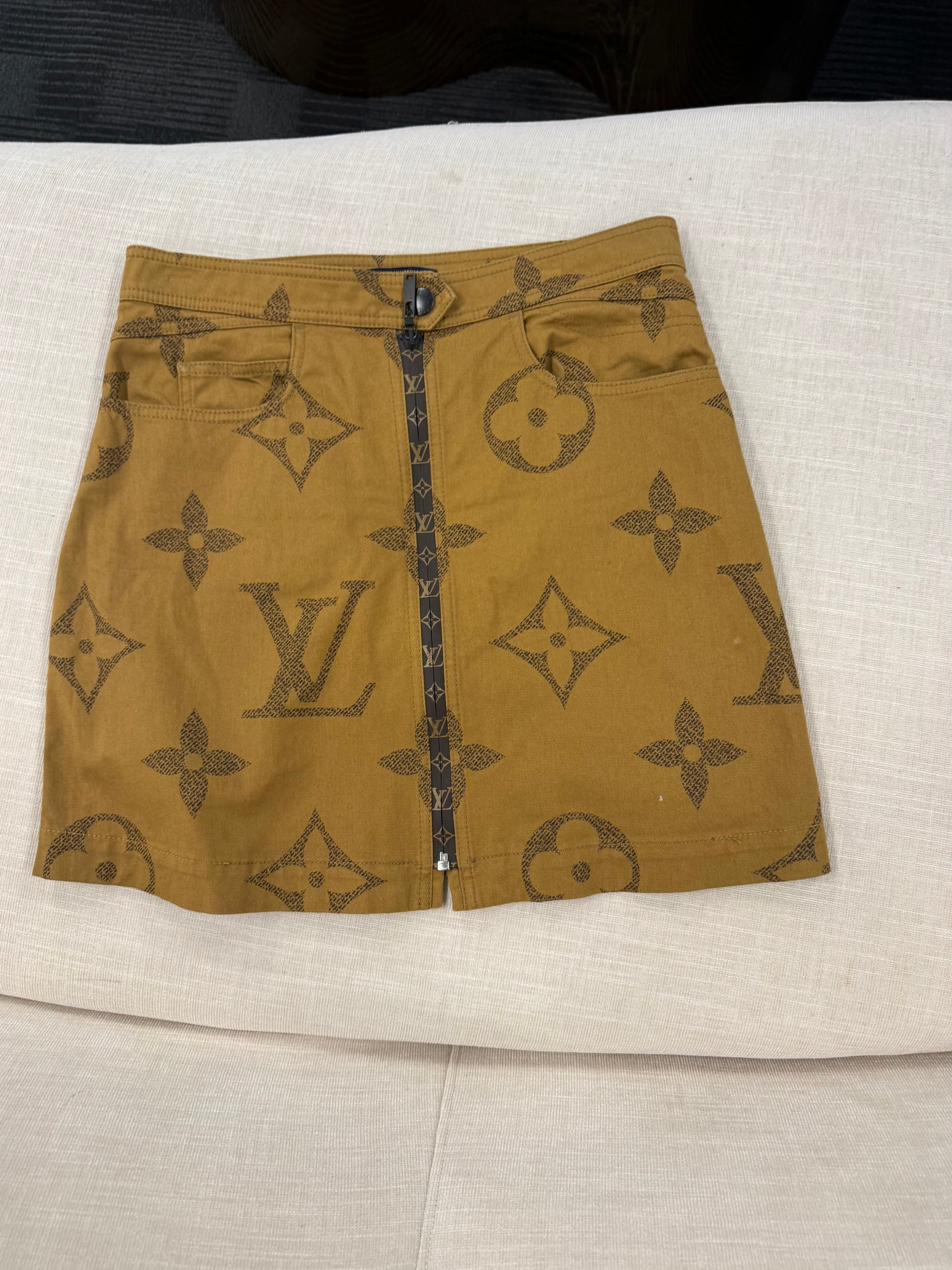 LOUIS VUITTON MONOGRAM SKIRT 38