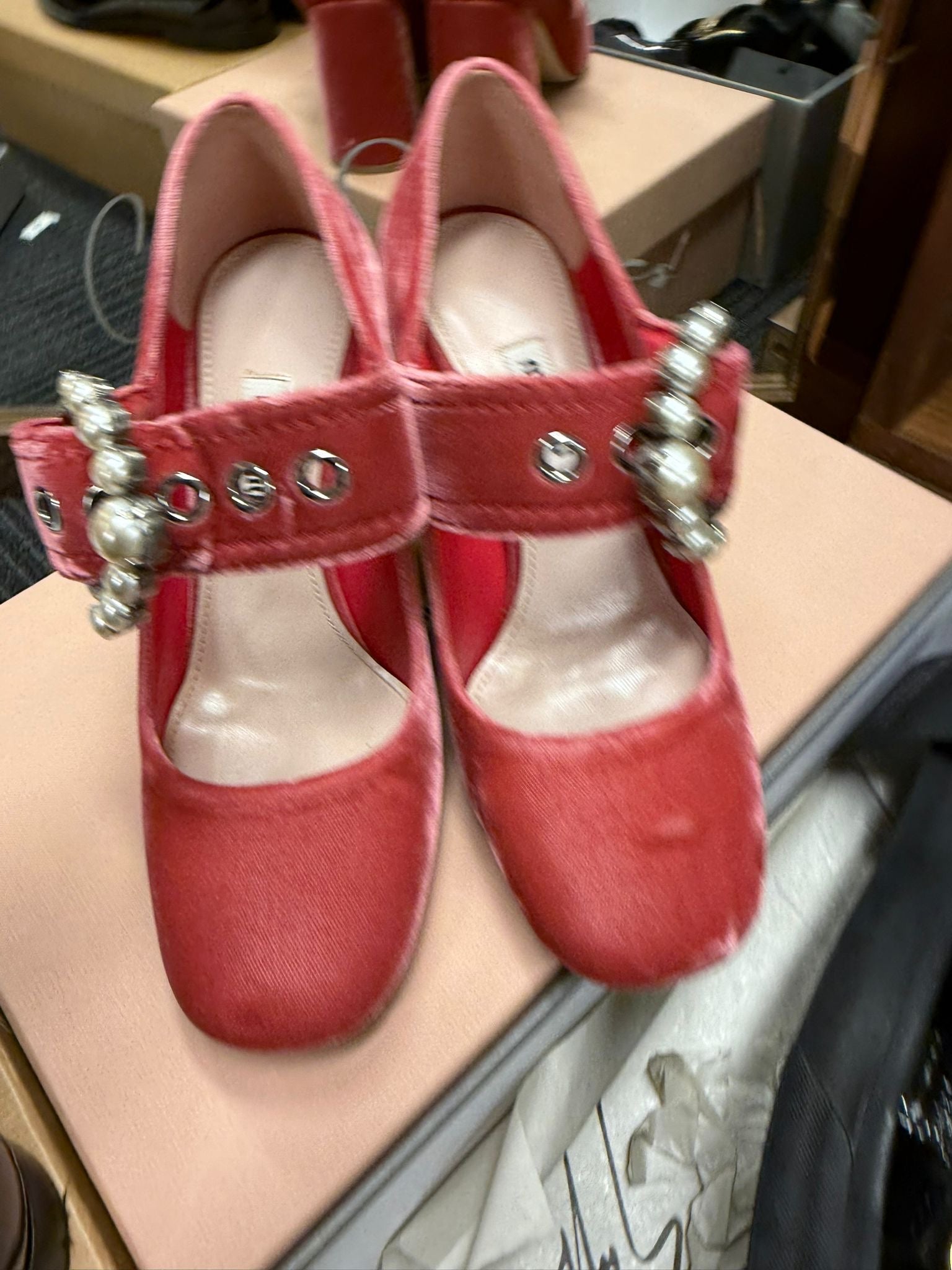 MIU MIU VELEVET PINK PEARL PUMP SIZE 35