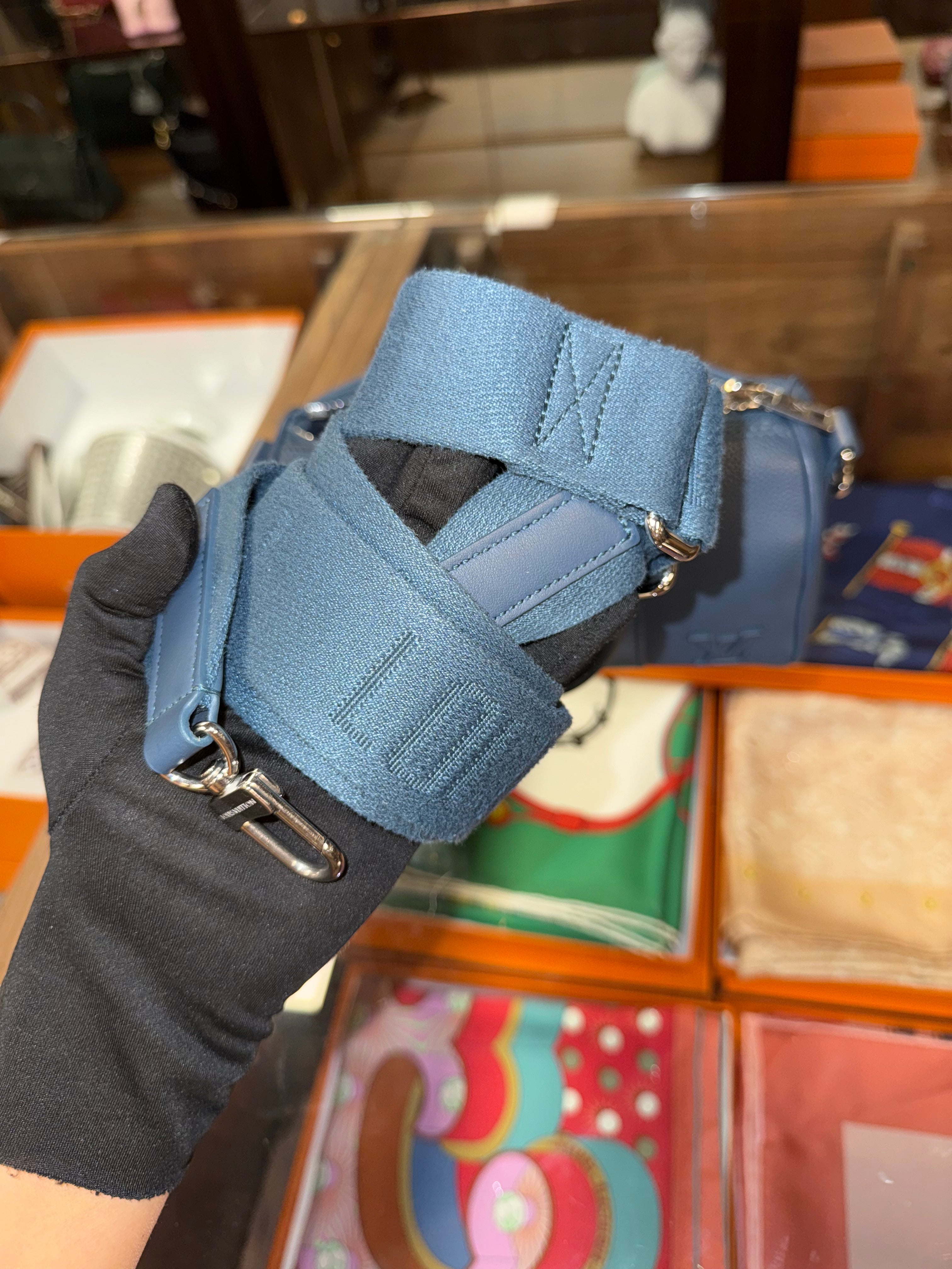 LOUIS VUITTON KEEPALL BLUE