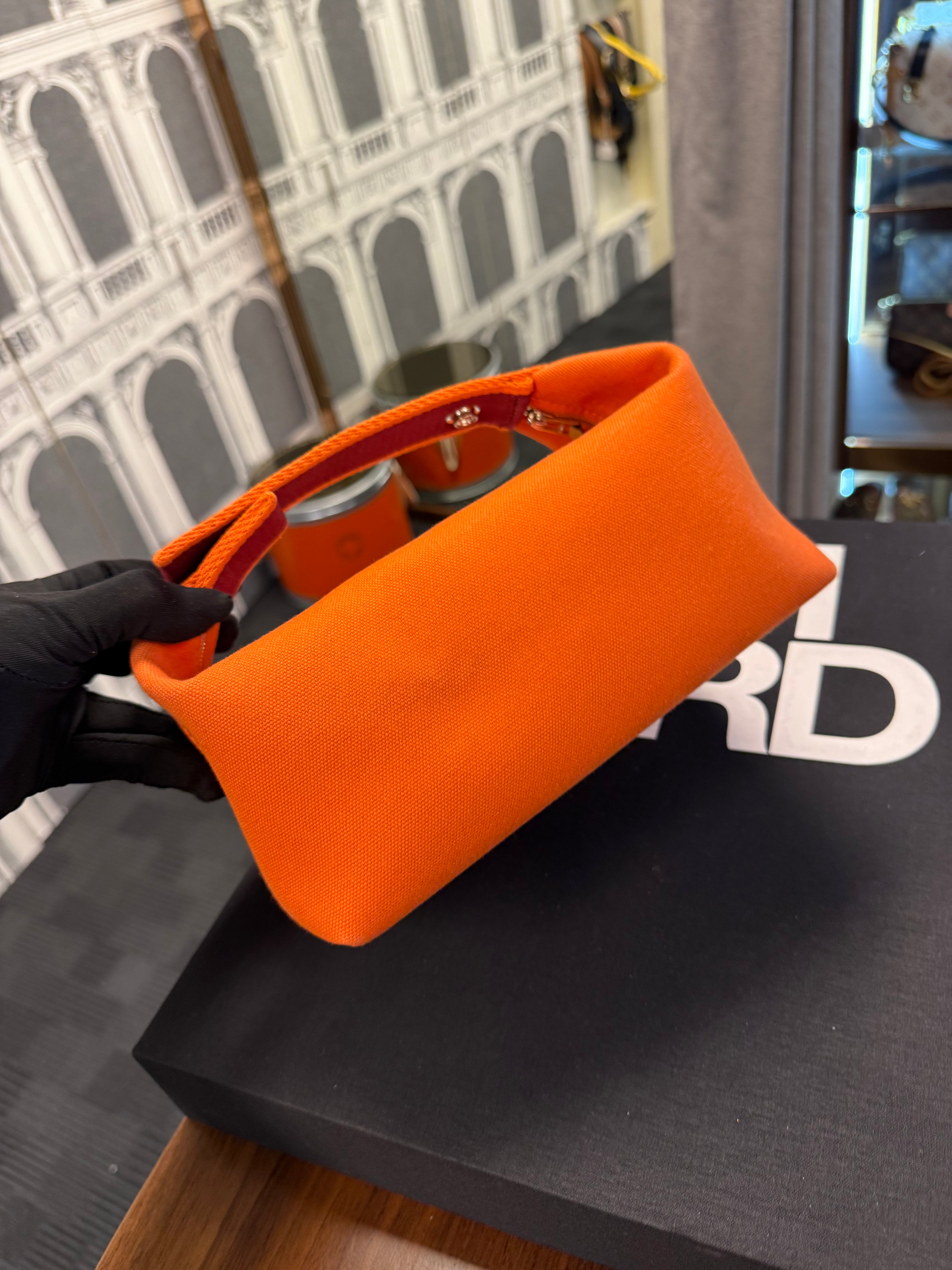 Bride-a-Brac case, large model