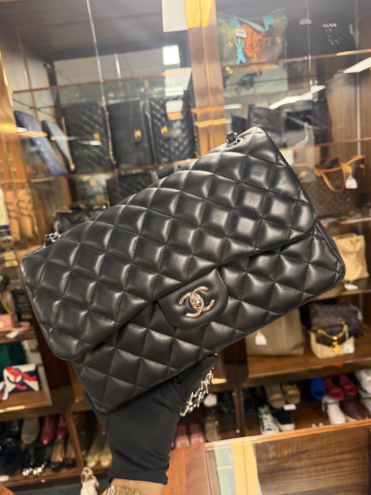 CHANEL JUMBO CLASSIC FLAP BLACK LAMSKIN SHW