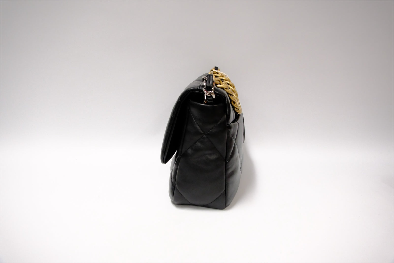CHANEL C19 SMALL BLACK LAMSKIN