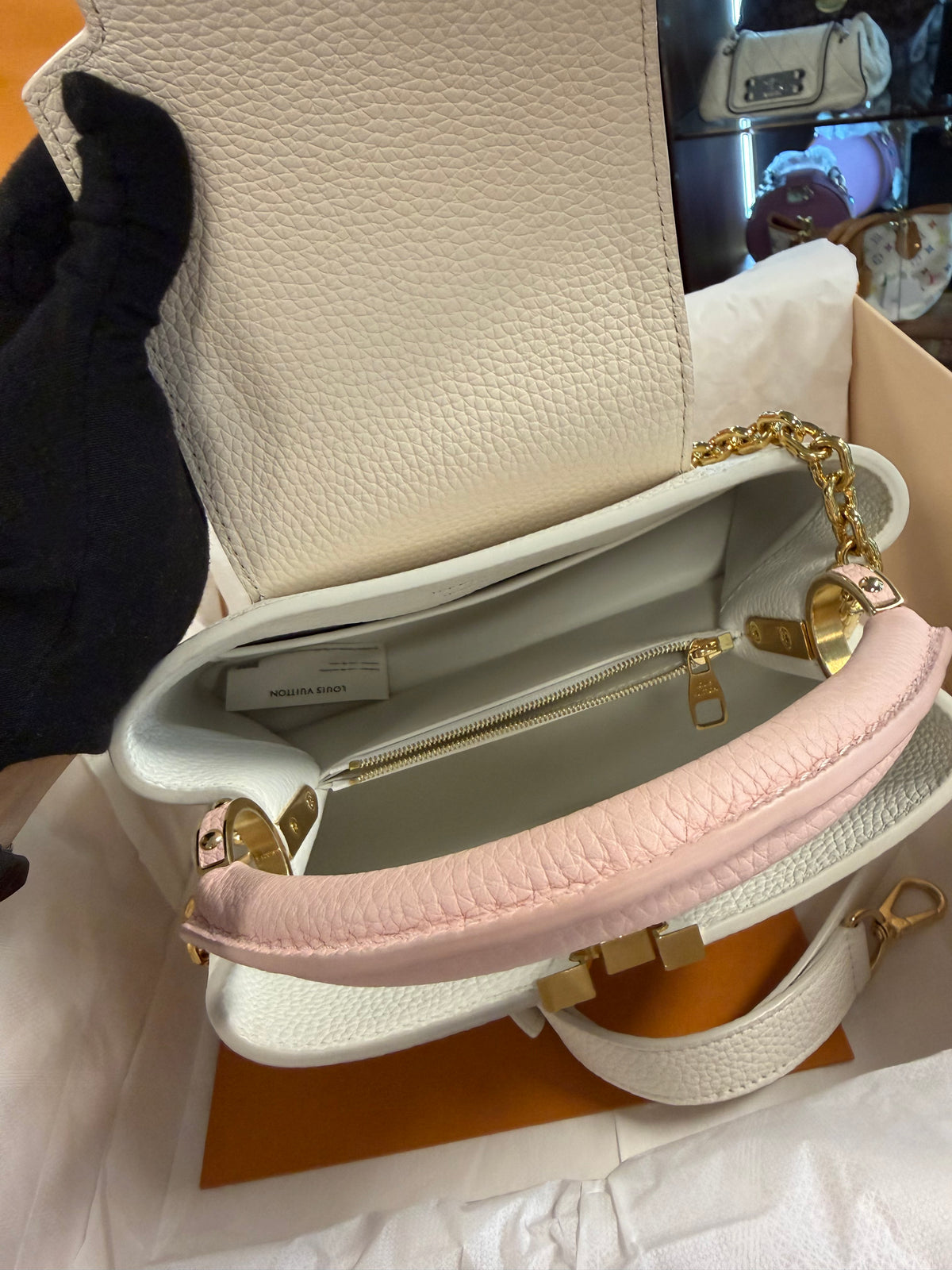LOUIS VUITTON CAPUCINES  BB