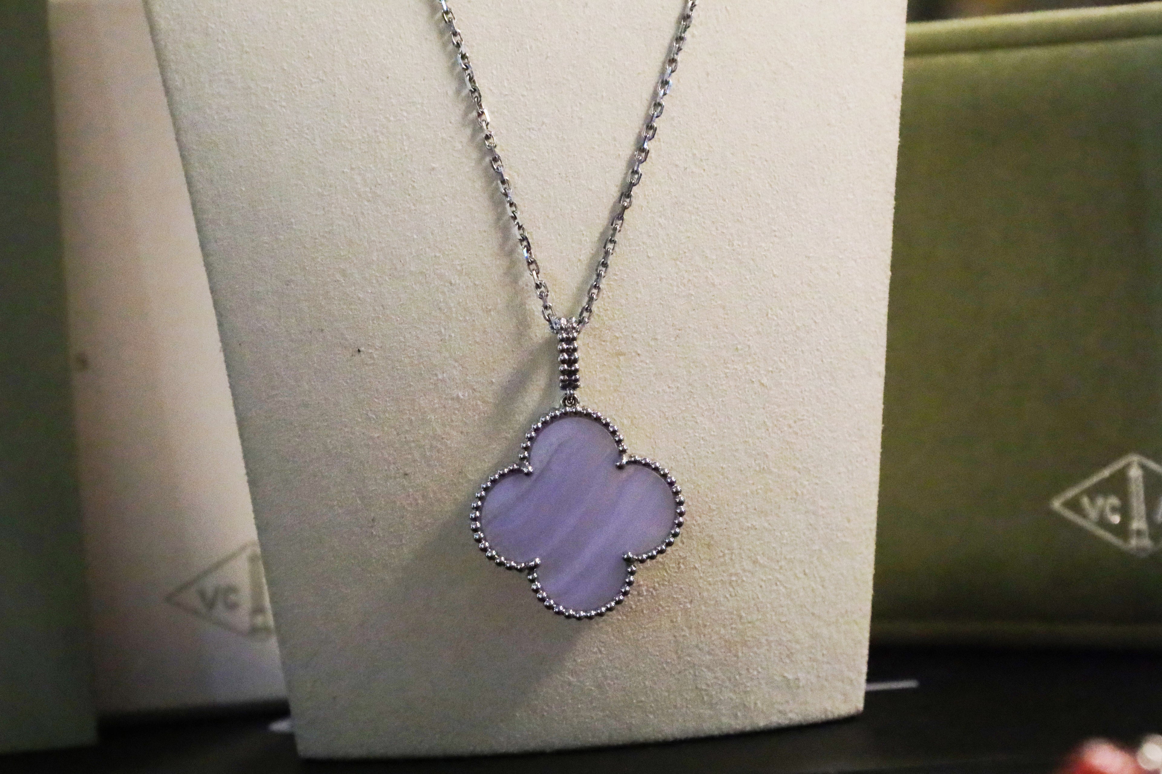 VANCLEEF & APRELS ALHAMBRA LONG NECKLACE CHALCEDONY WHITE GOLD