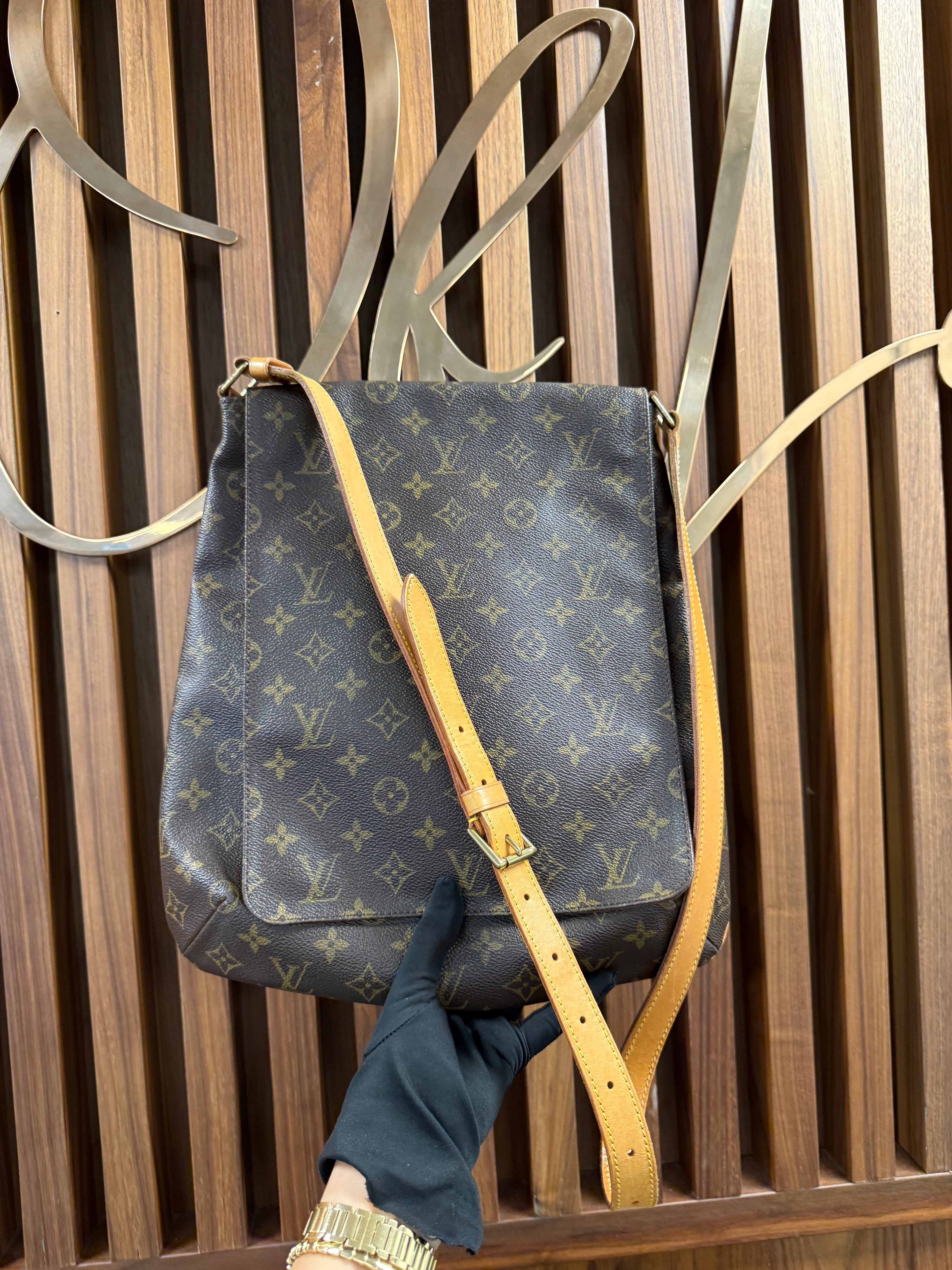 LOUIS VUITTON MUSETTE MESSENGER BAG
