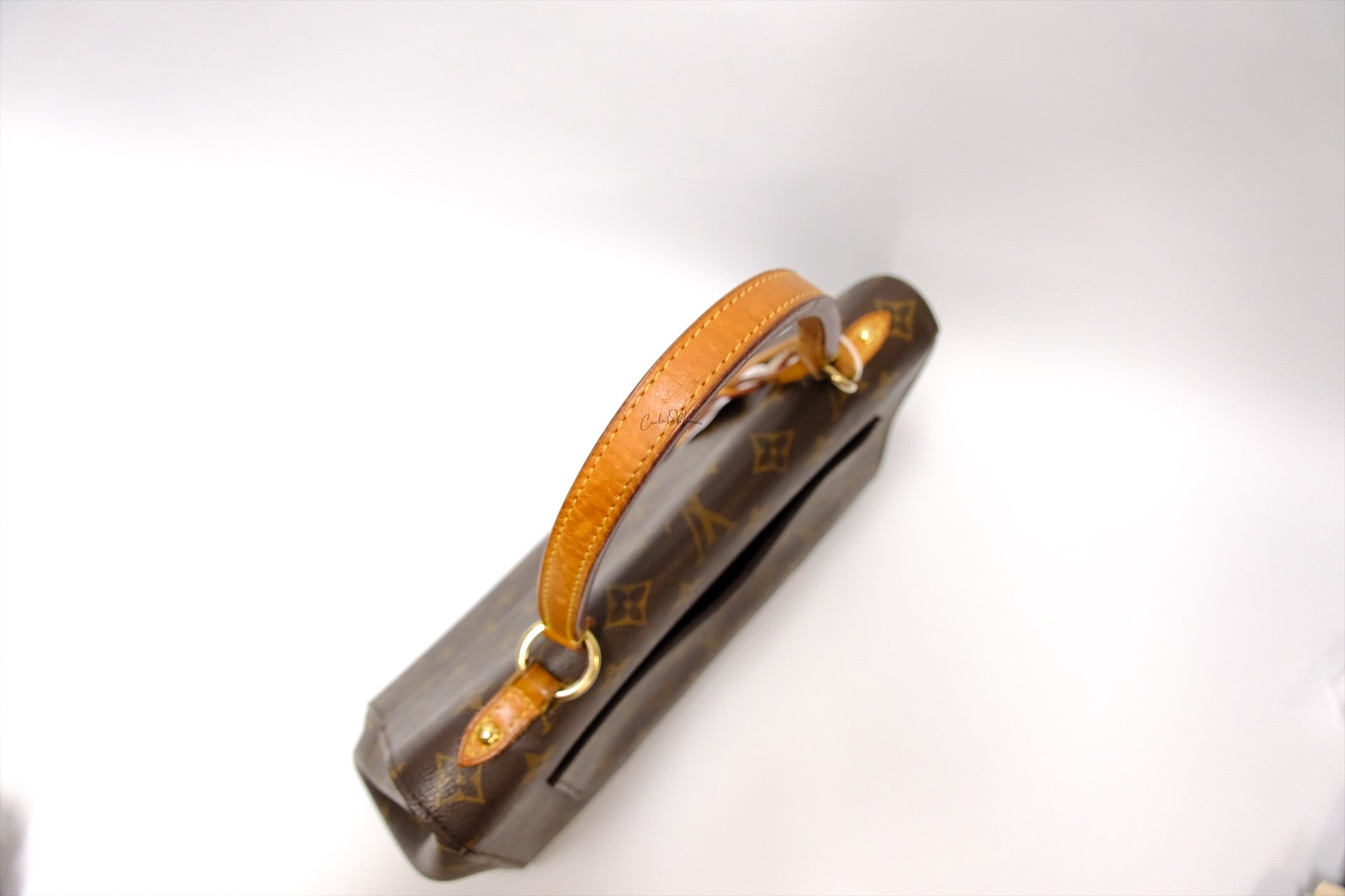 LOUIS VUITTON CLUNNY MONOGRAM MM