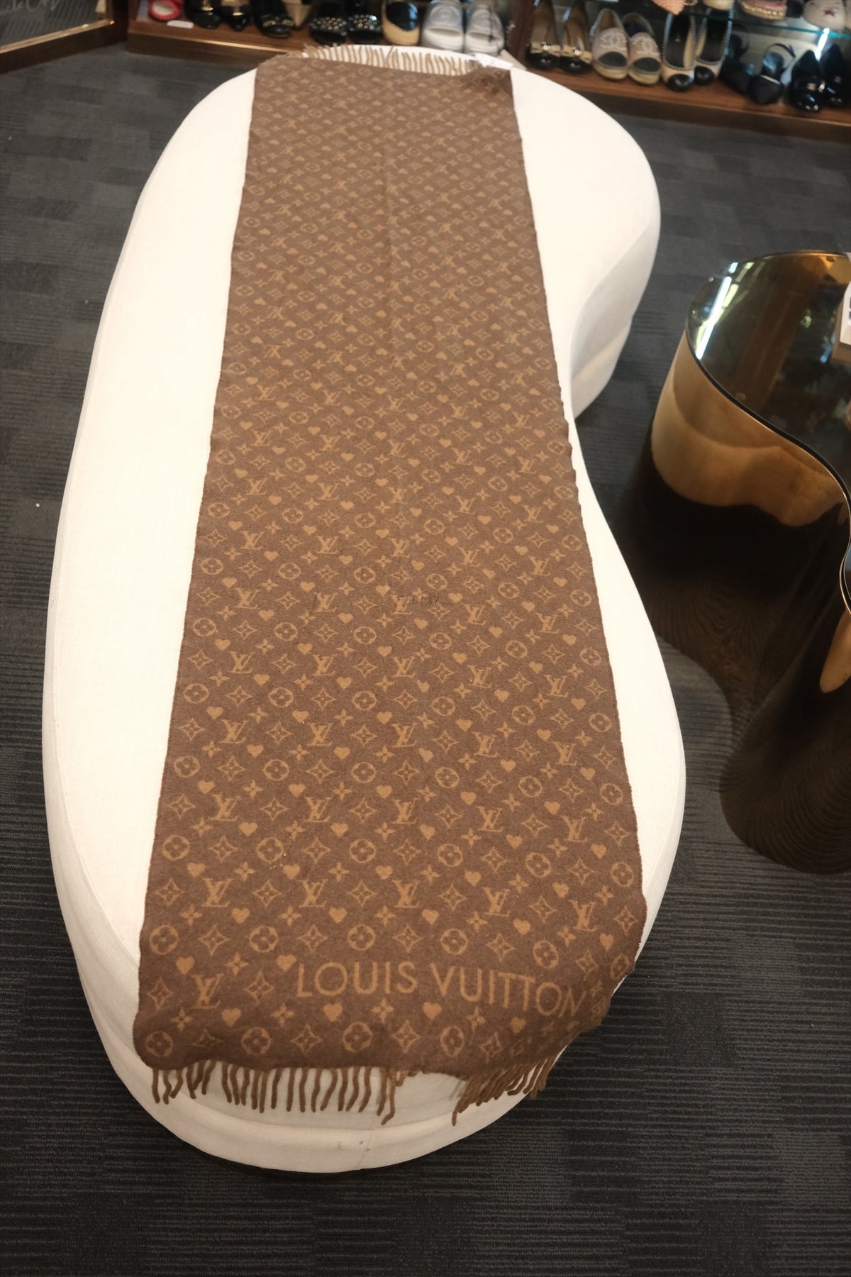 LOUIS VUITTON BROWN CASHMERE GAME ON FRINGE SCARF