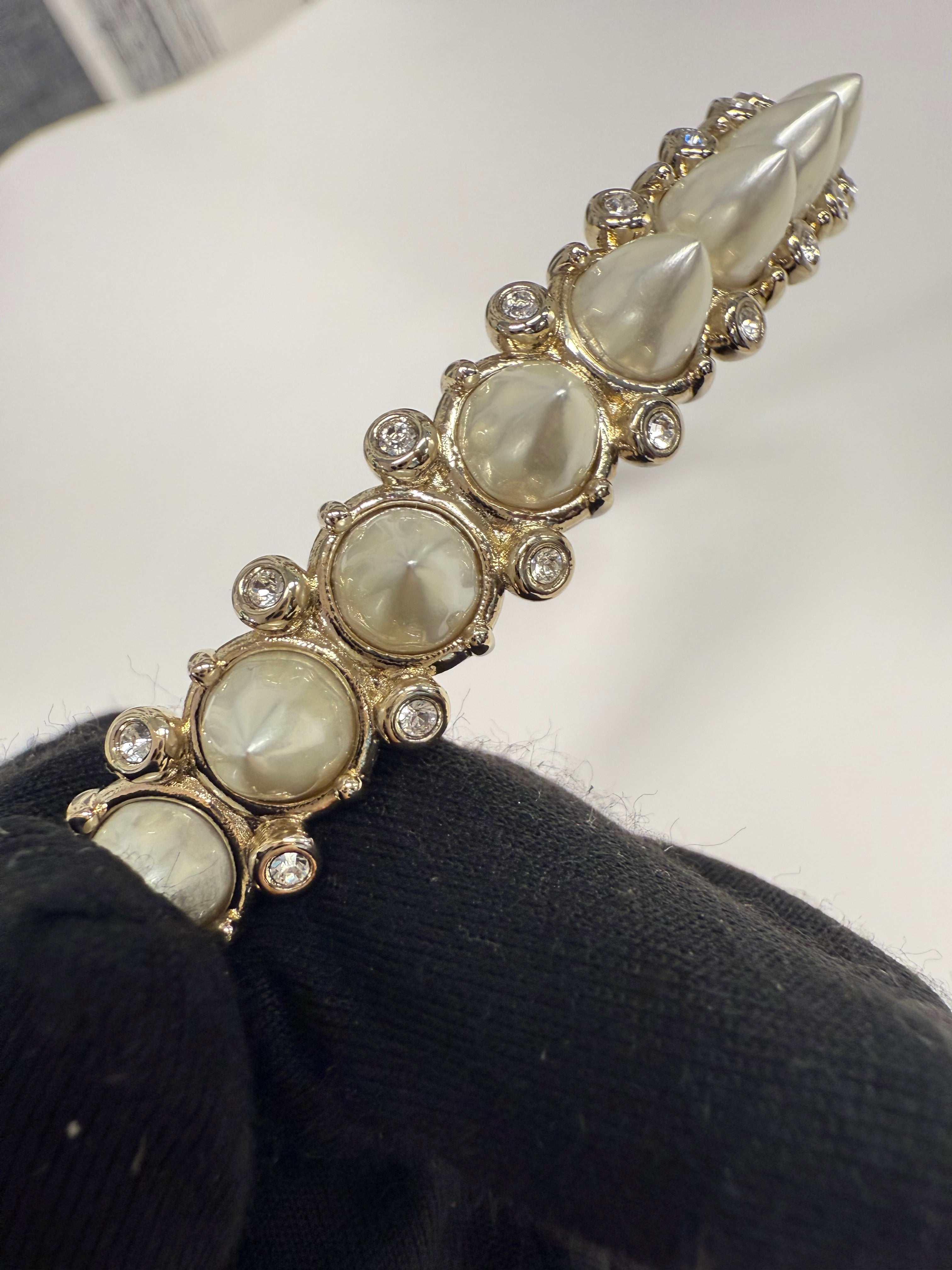 CHANEL COCO MARK A22C CHOKER  PEARL CHAMPAGNE GOLD