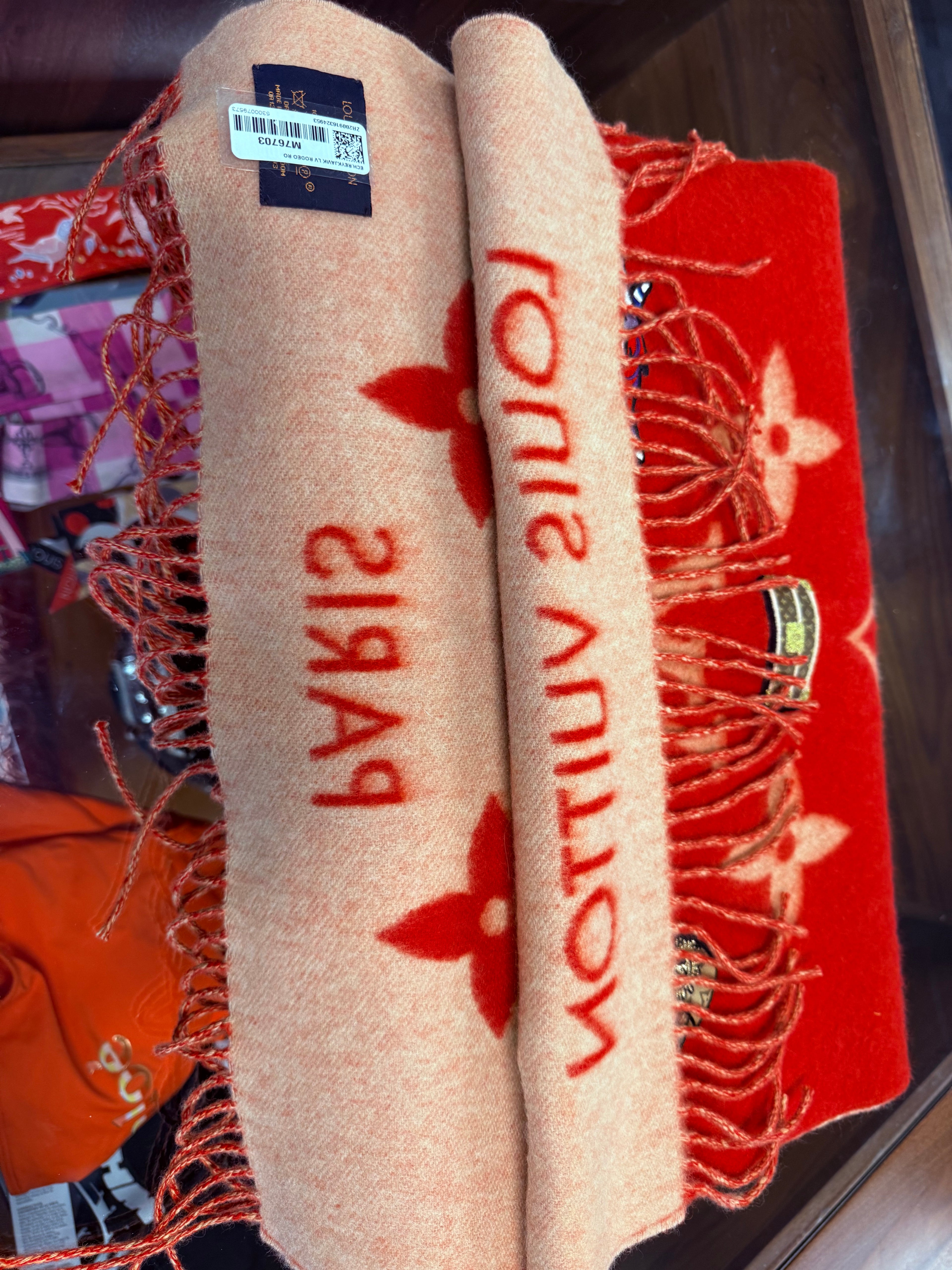 LOUIS VUITTON PRECIOUS BUFFALO 100% CASHMERE