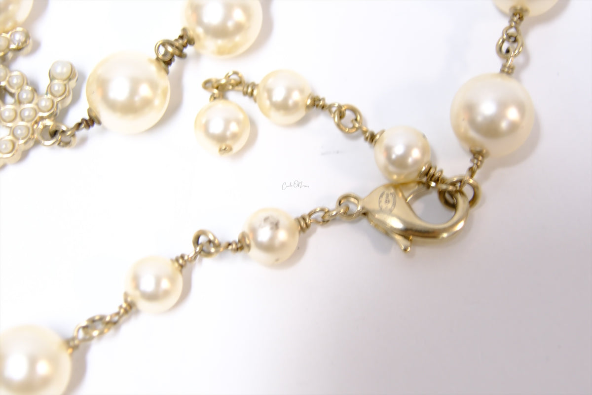 CHANEL LONG NECKLACE PEARL CC LOGO