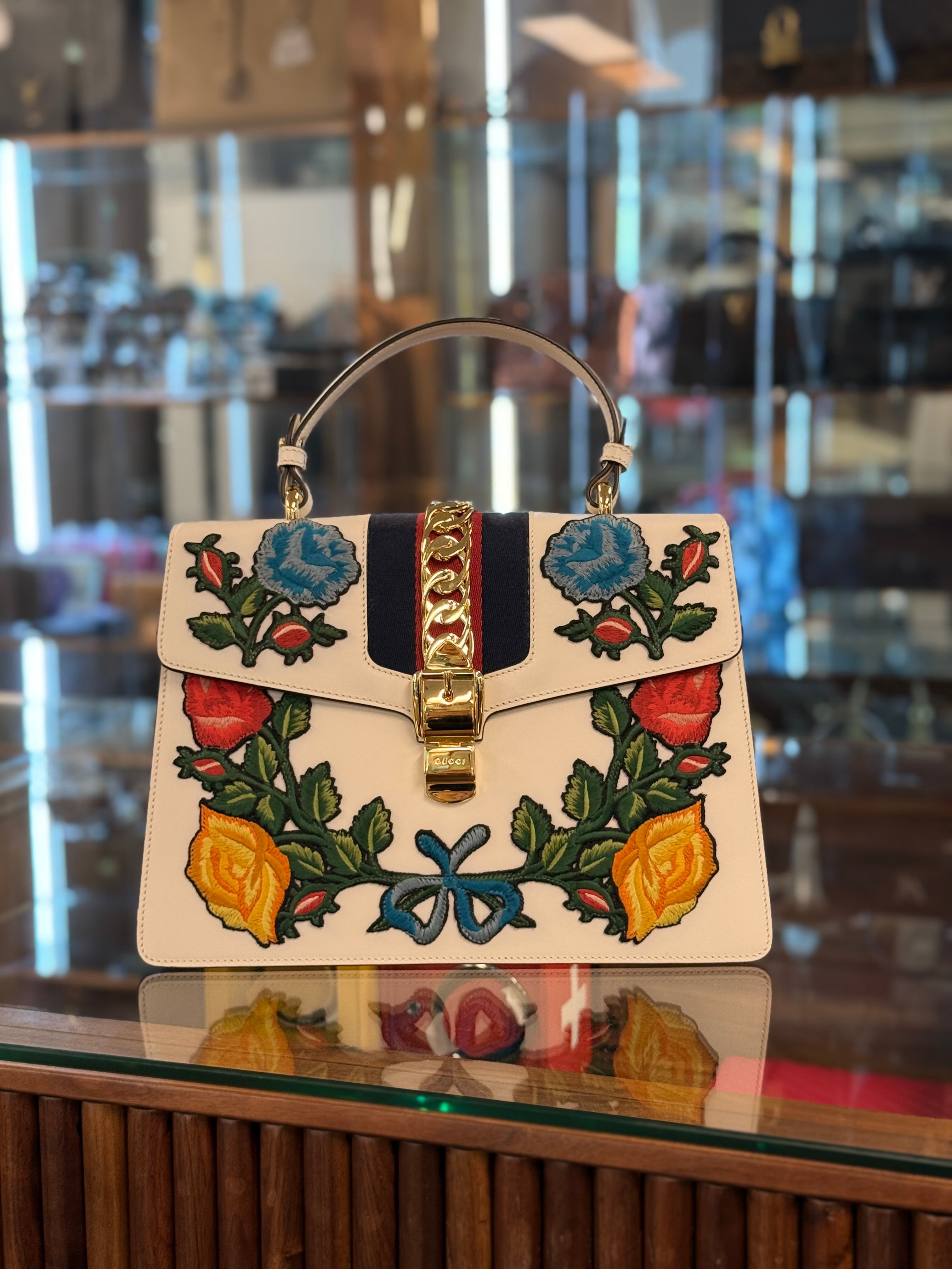 WHITE CLASKIN FLORAL EMBROIRED M TOP HANDLE