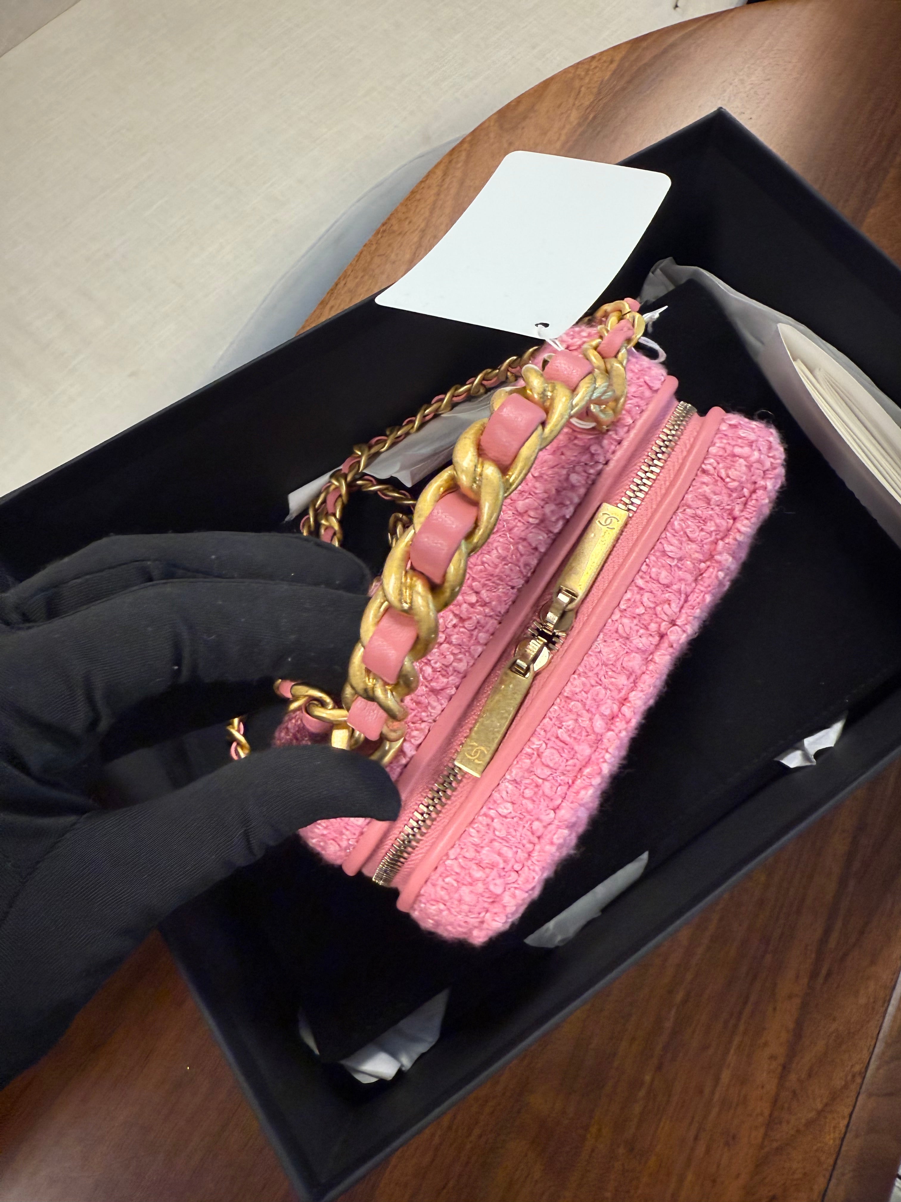 CHANEL TWEED QUILTED TOP HANDLE MINI VANITY CASE IN PINK