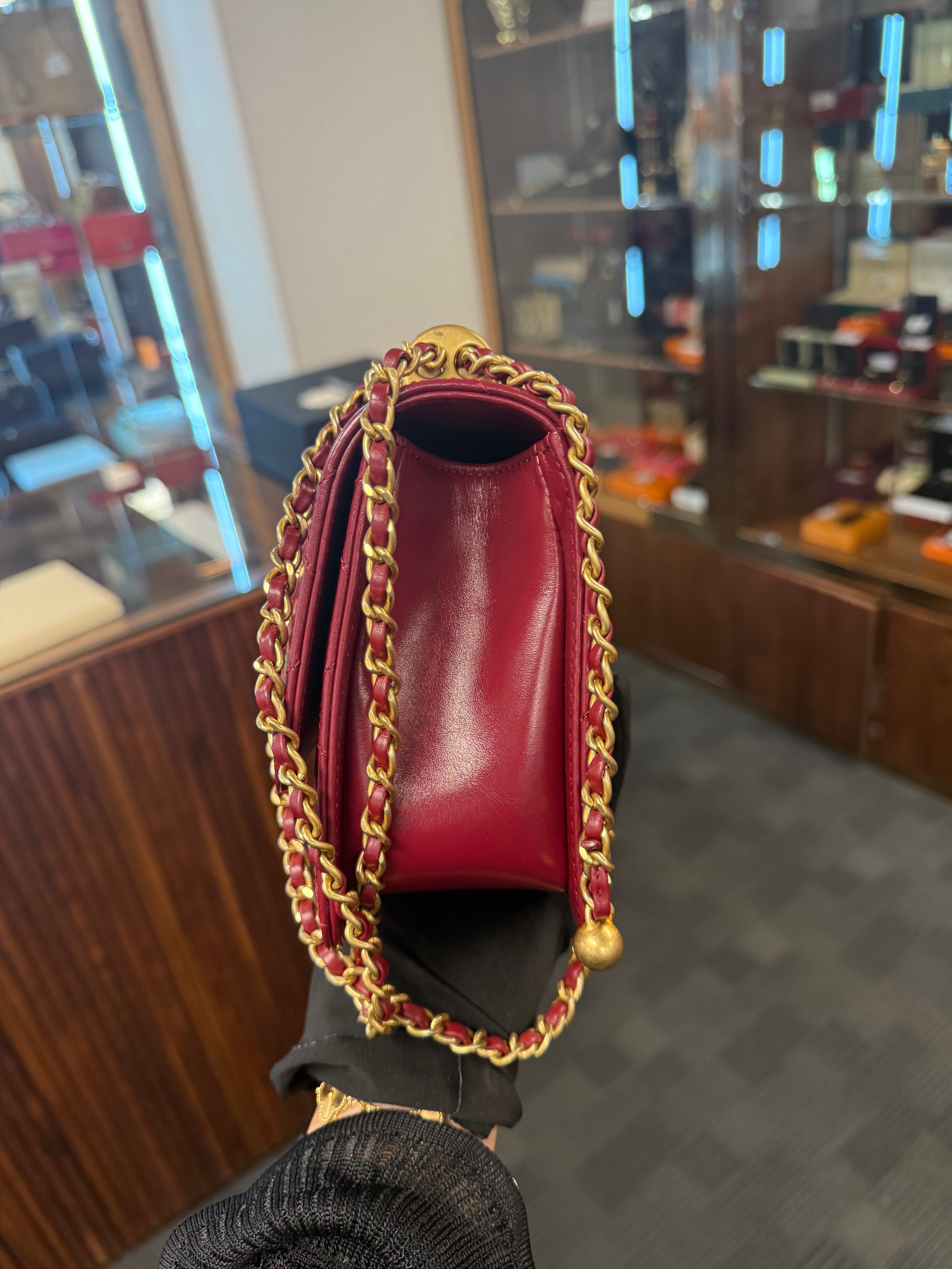 CHANEL 21A MEDIUM GOLD CRUSH FLAP BAG CALFSKIN BURGUNDY GHW 134887426