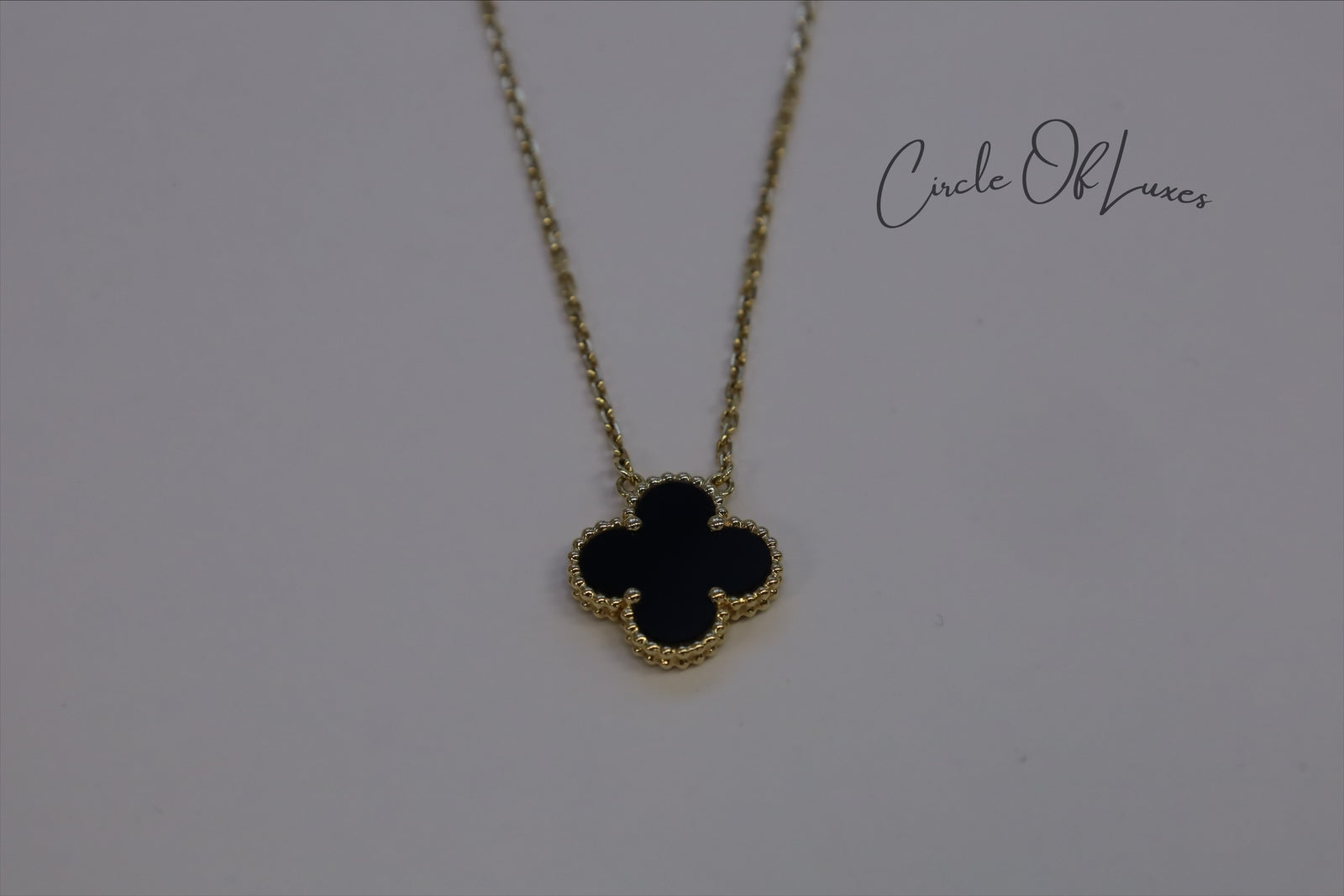 VANCLEEF & ARPELS VINTAGE ONYX PENDANT GHW