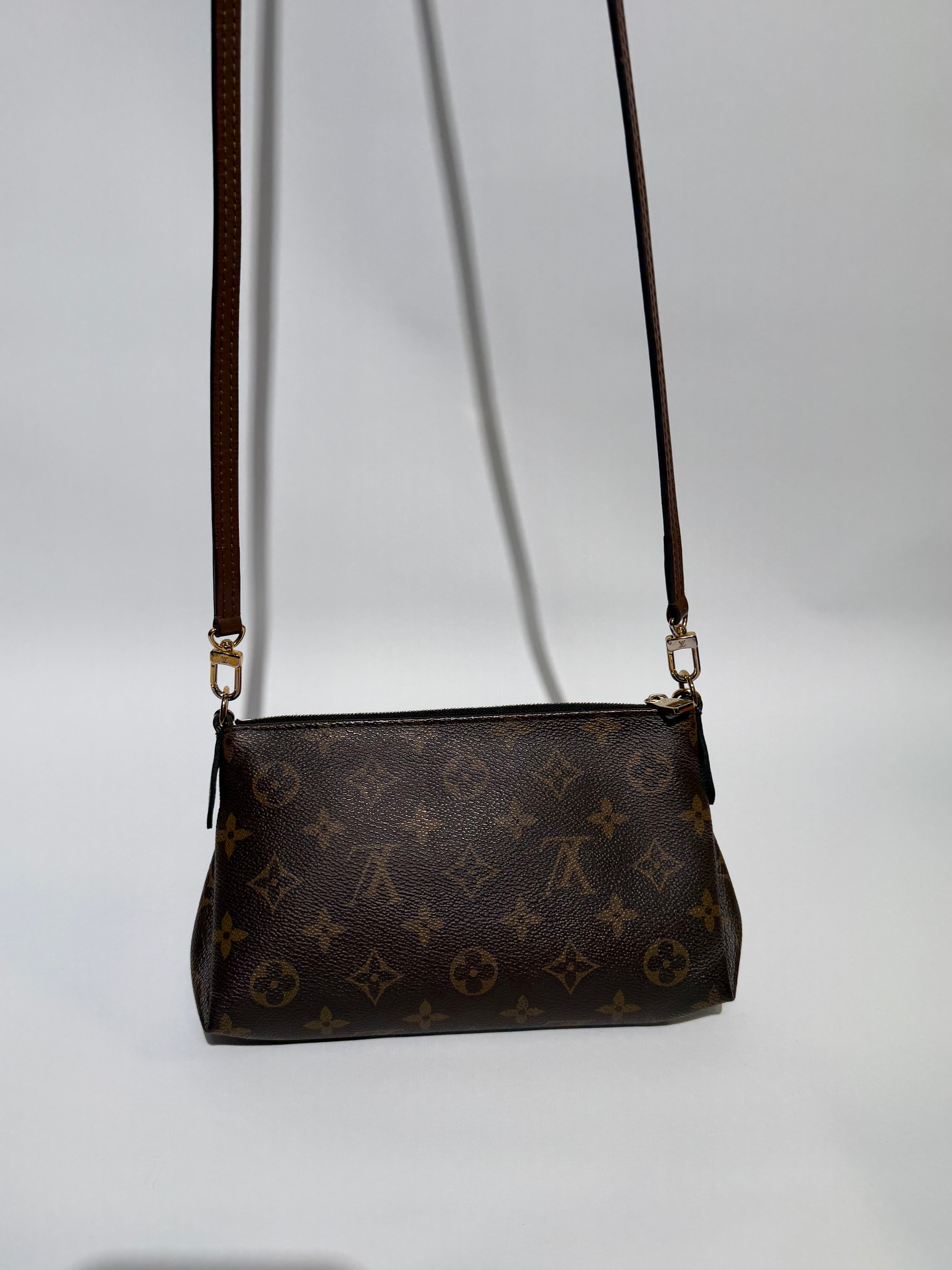 LOUIS VUITTON PALLAS MONOGRAM /NOIR CLUTCH  2