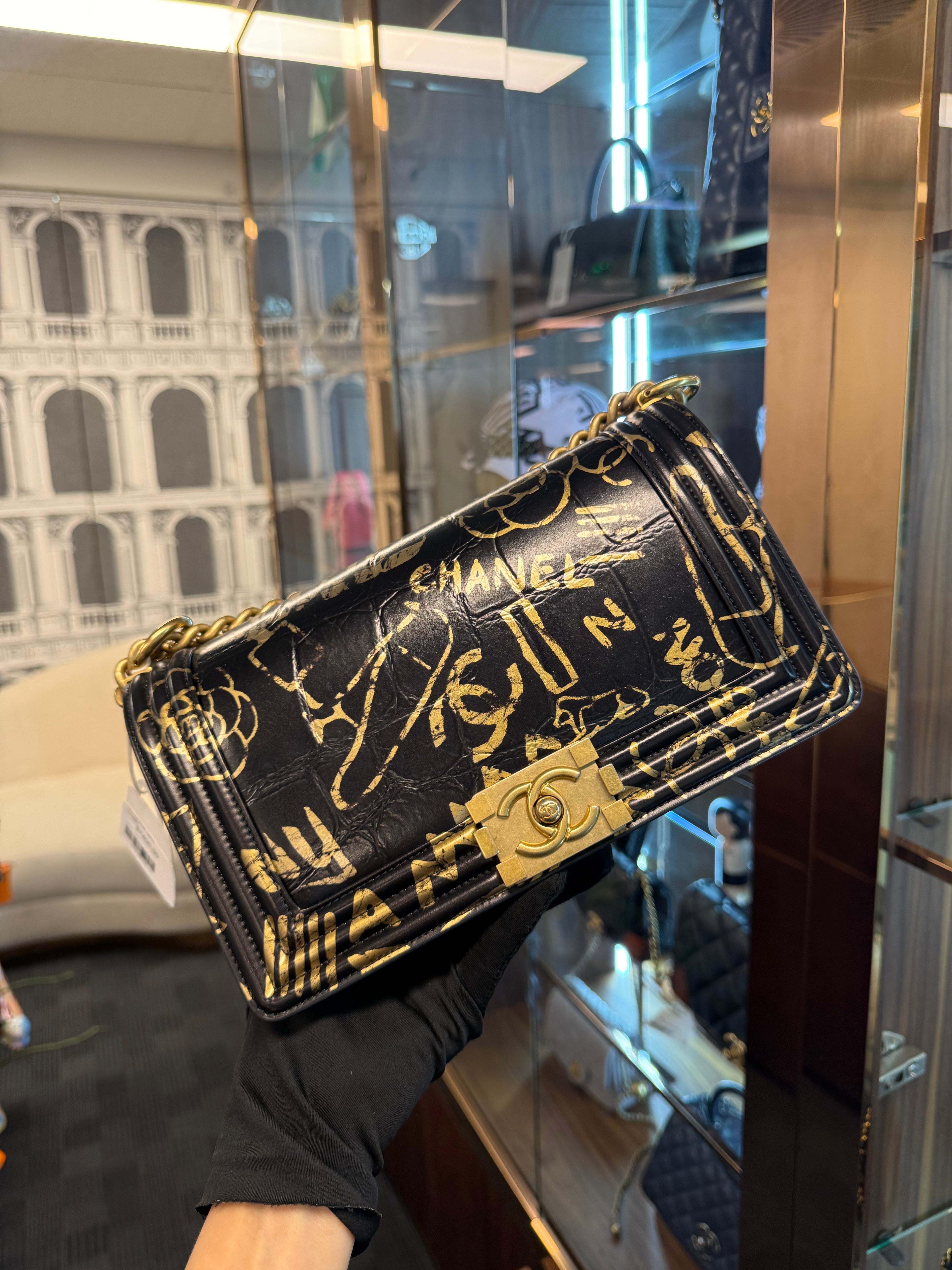 CHANEL OLD MEDIUM BOY GRAFFITI LIMITED EIDTION