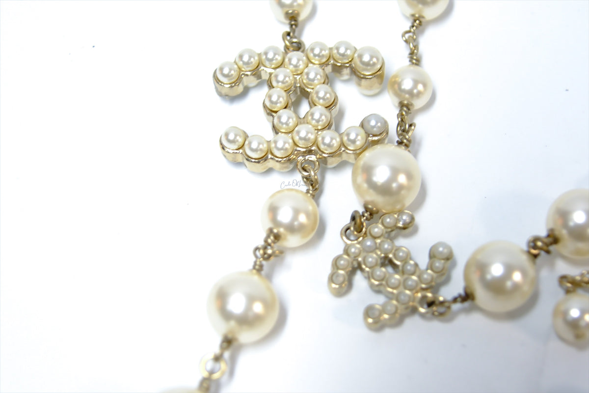 CHANEL LONG NECKLACE PEARL CC LOGO
