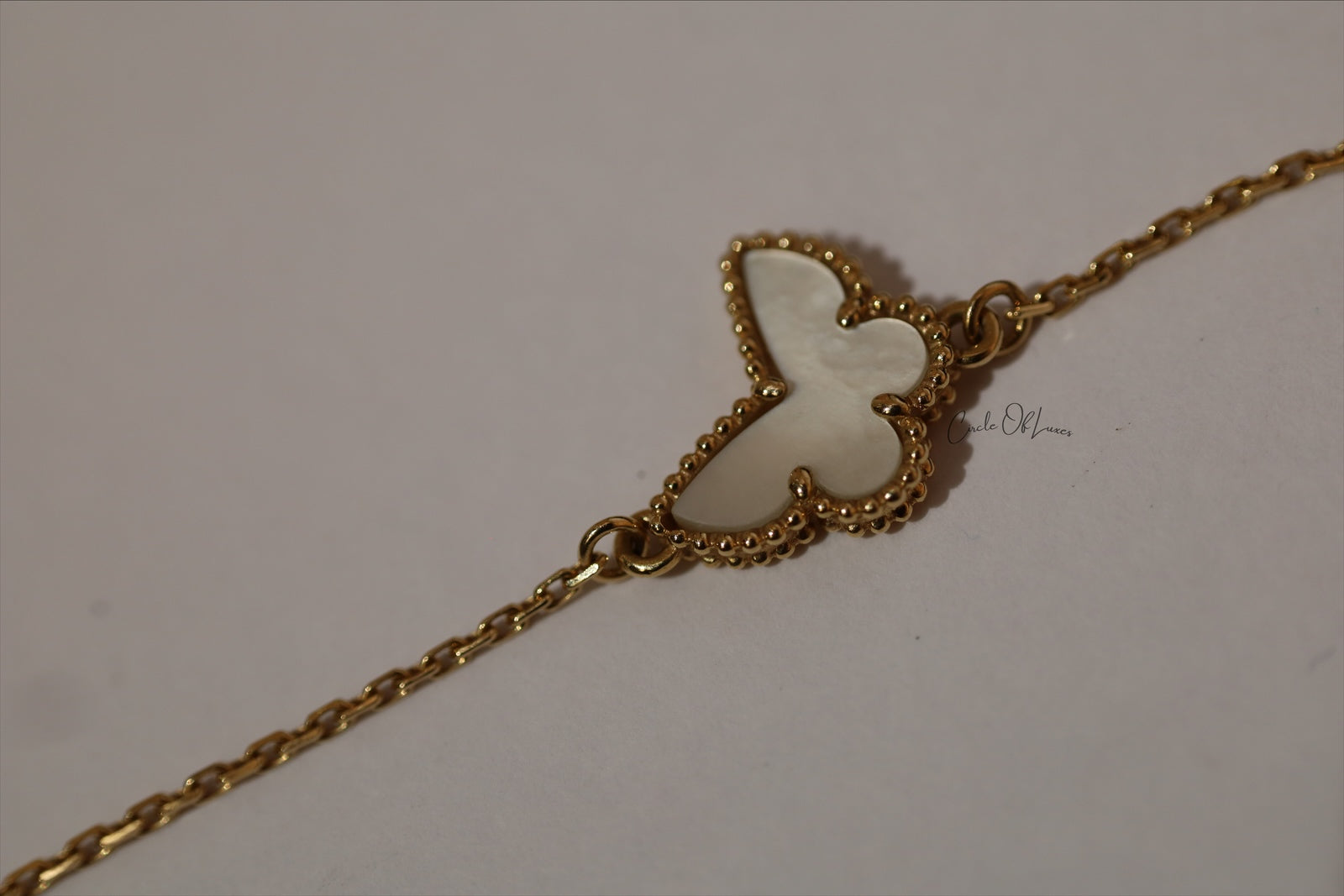 VANCLEEF  & APRELS SWEET BUTTERFLY BRACELET MOP 18k YG