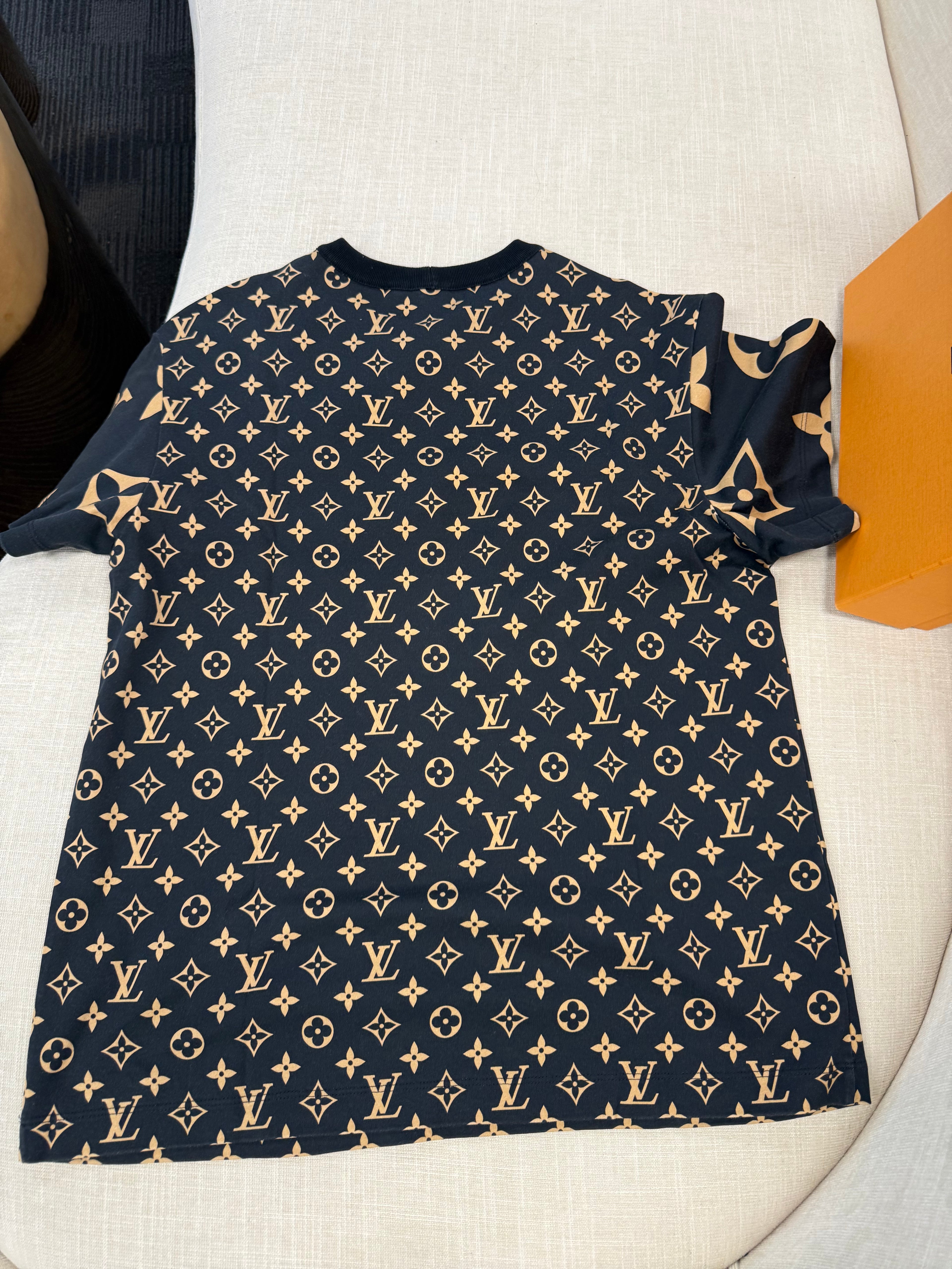 TSHIRT BLACK MONOGRAM SIZE M