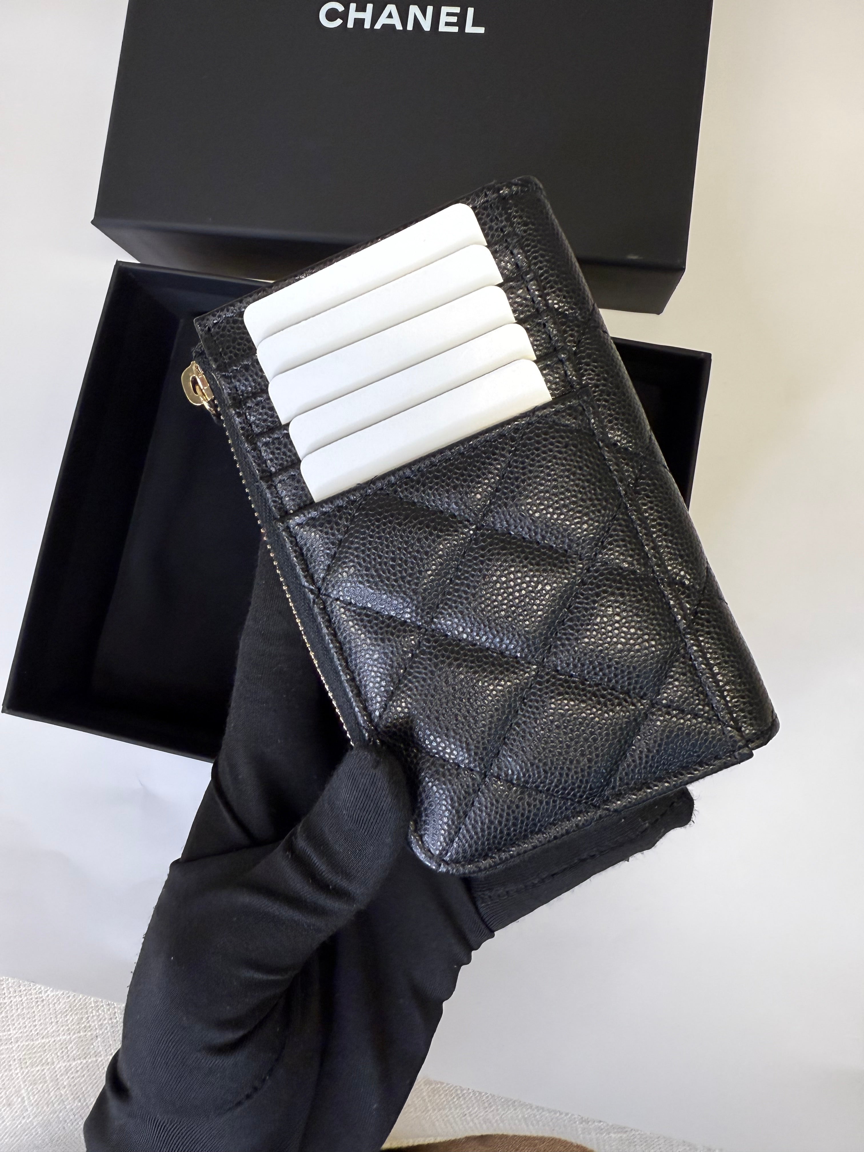 CLASSIC ZIPPED CARD HOLDER BLACK CAVIAR GHW