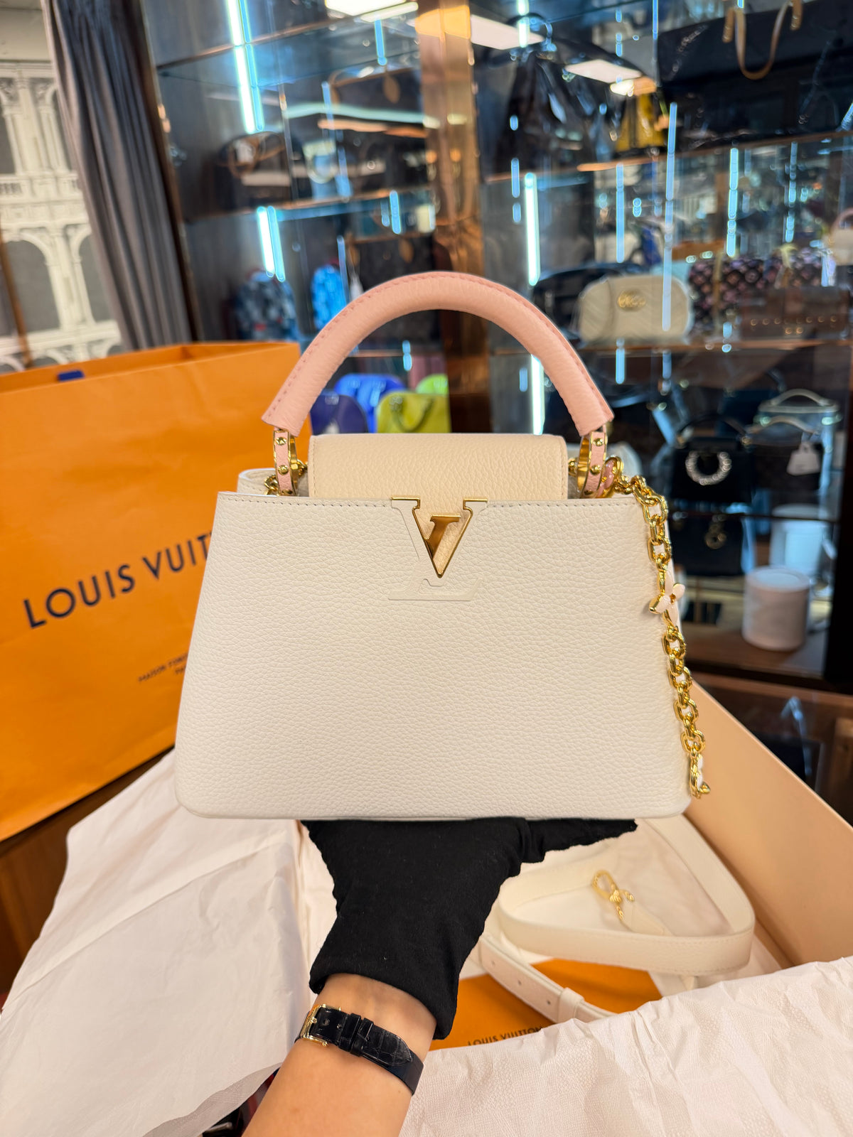 LOUIS VUITTON CAPUCINES  BB