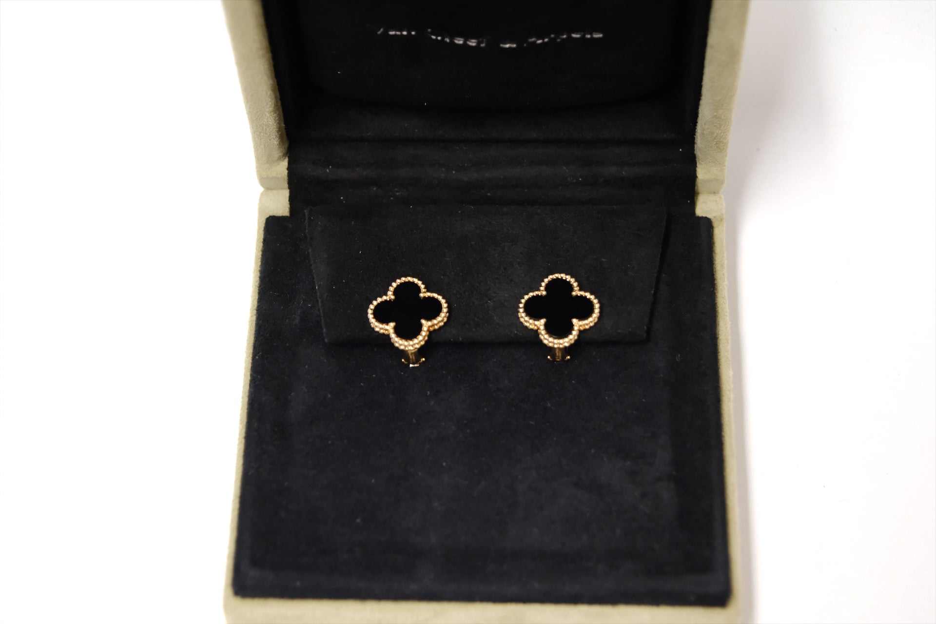VANCLEEF & ARPELS VINTAGE ALHAMBRA EARRING ONYX YELLOW GOLD